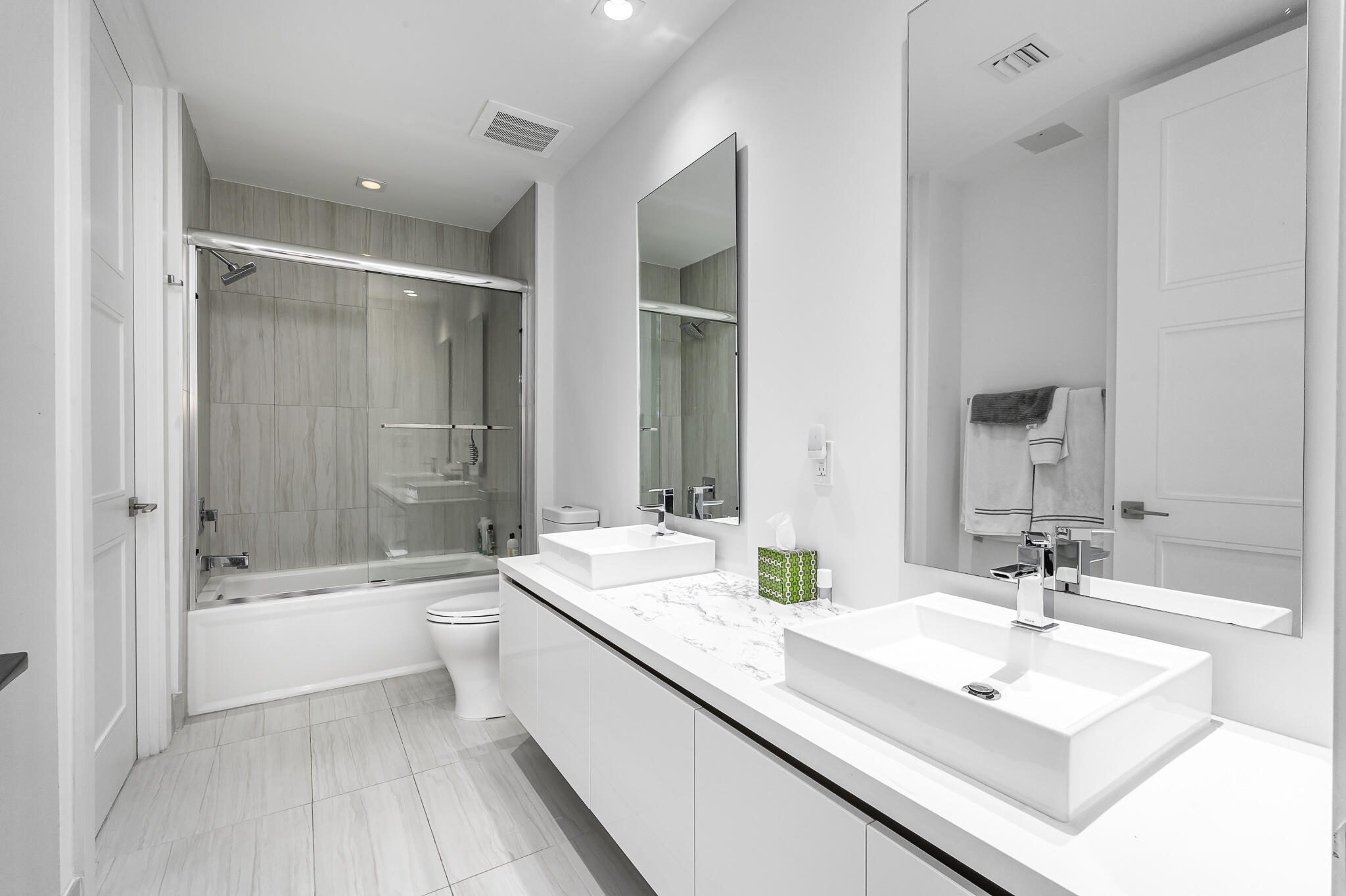 TOWER 155 - Residential Lease