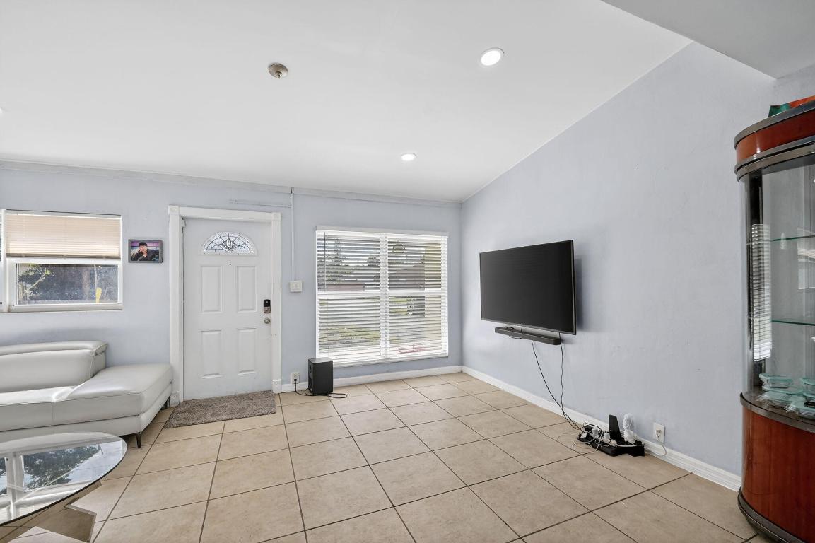 WEST PARK - Residential Income