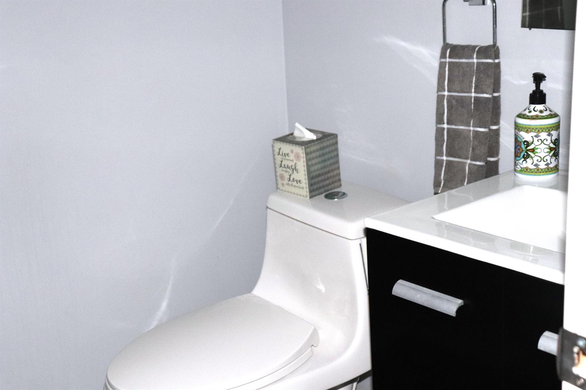 KINGS POINT CAPRI CONDOS - Residential Lease