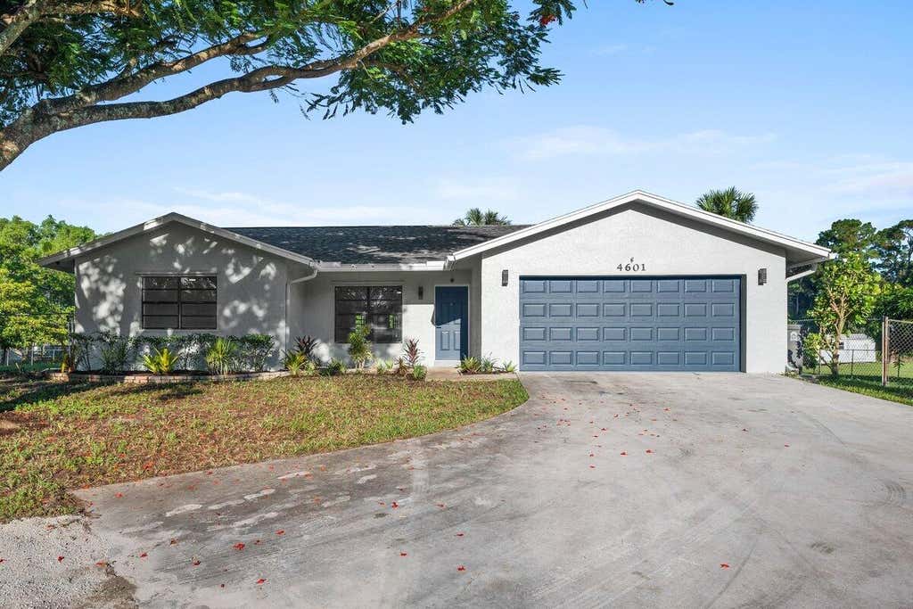 Photo of 4601 121st Terrace, West Palm Beach, FL 33411 (MLS # R11118459)
