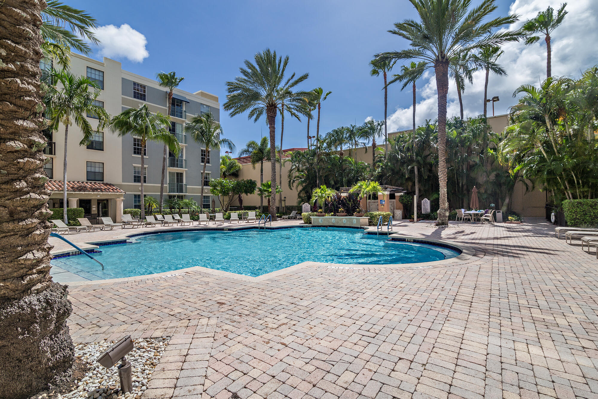 TOWER CONDO AT CITYPLACE - Residential