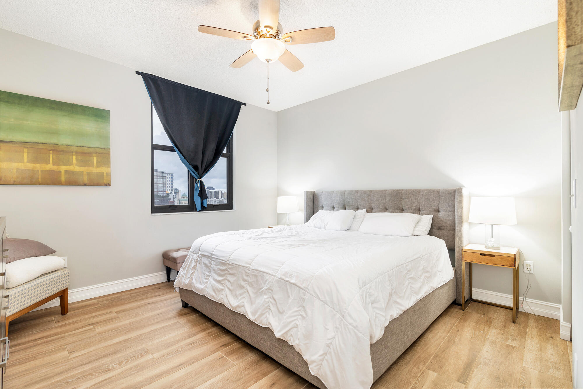 TOWER CONDO AT CITYPLACE - Residential