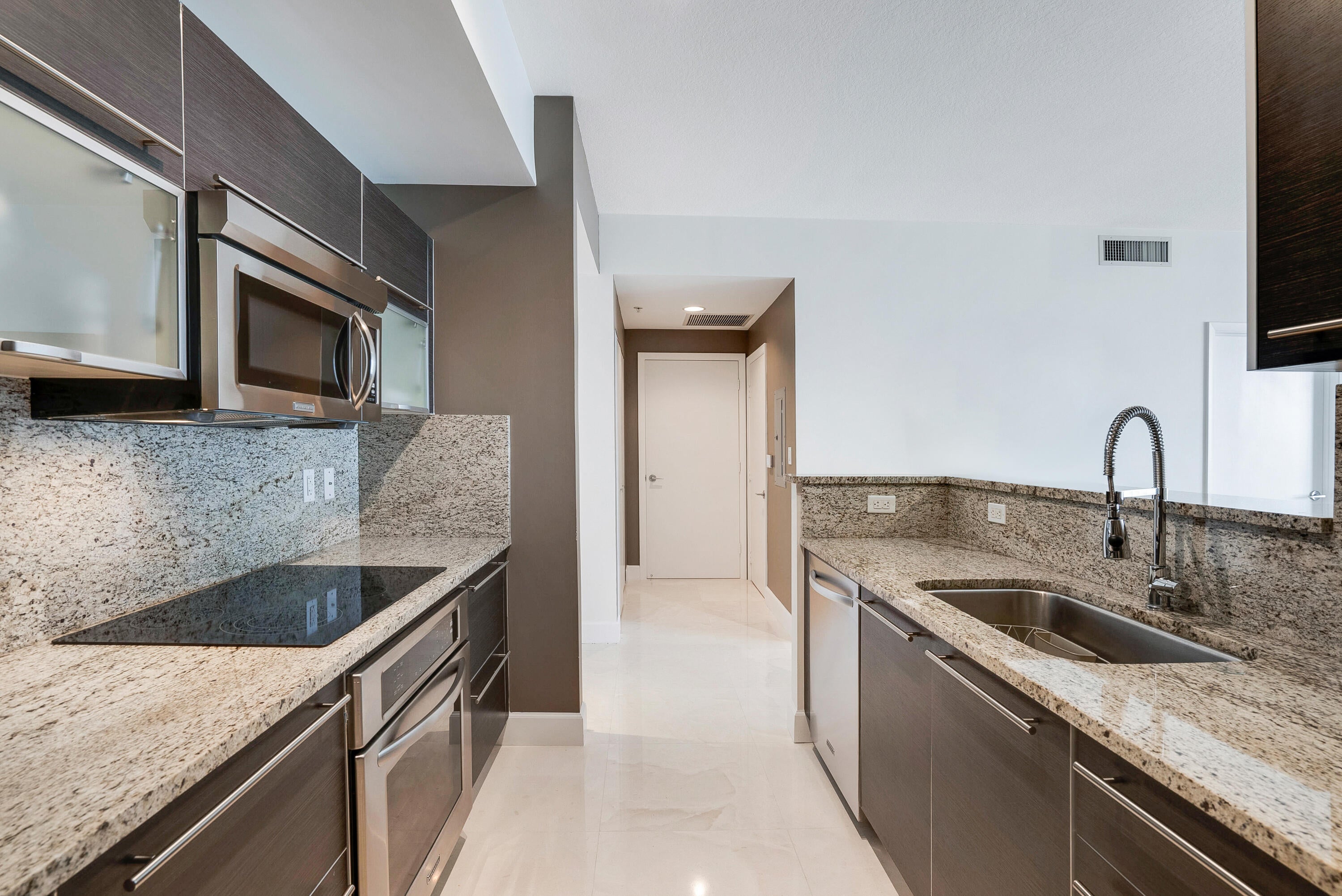 550 OKEECHOBEE Boulevard 1017