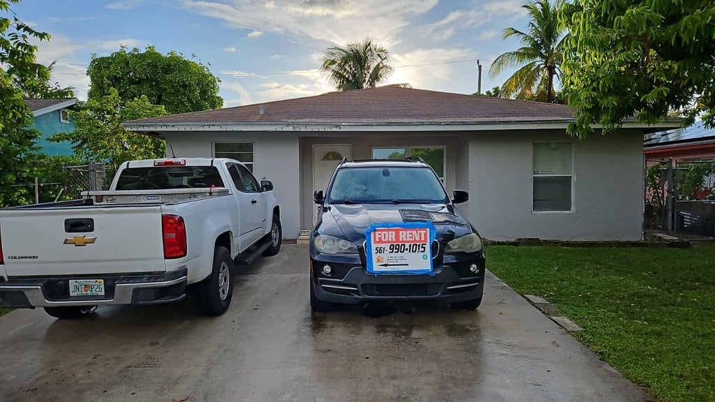 Photo of 1038 Sunset Avenue, Delray Beach, FL 33444 (MLS # R11120541)