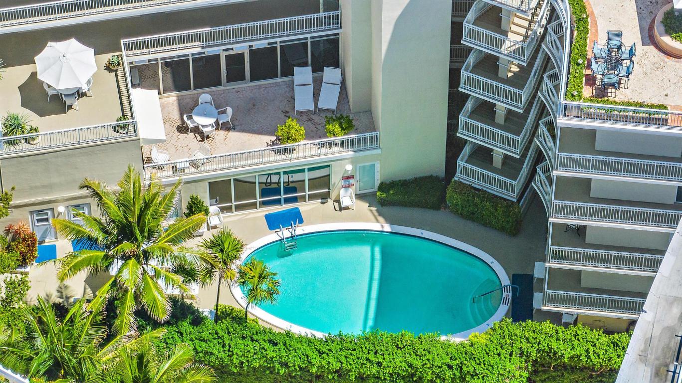 ONE ROYAL PALM WAY CONDO - Residential