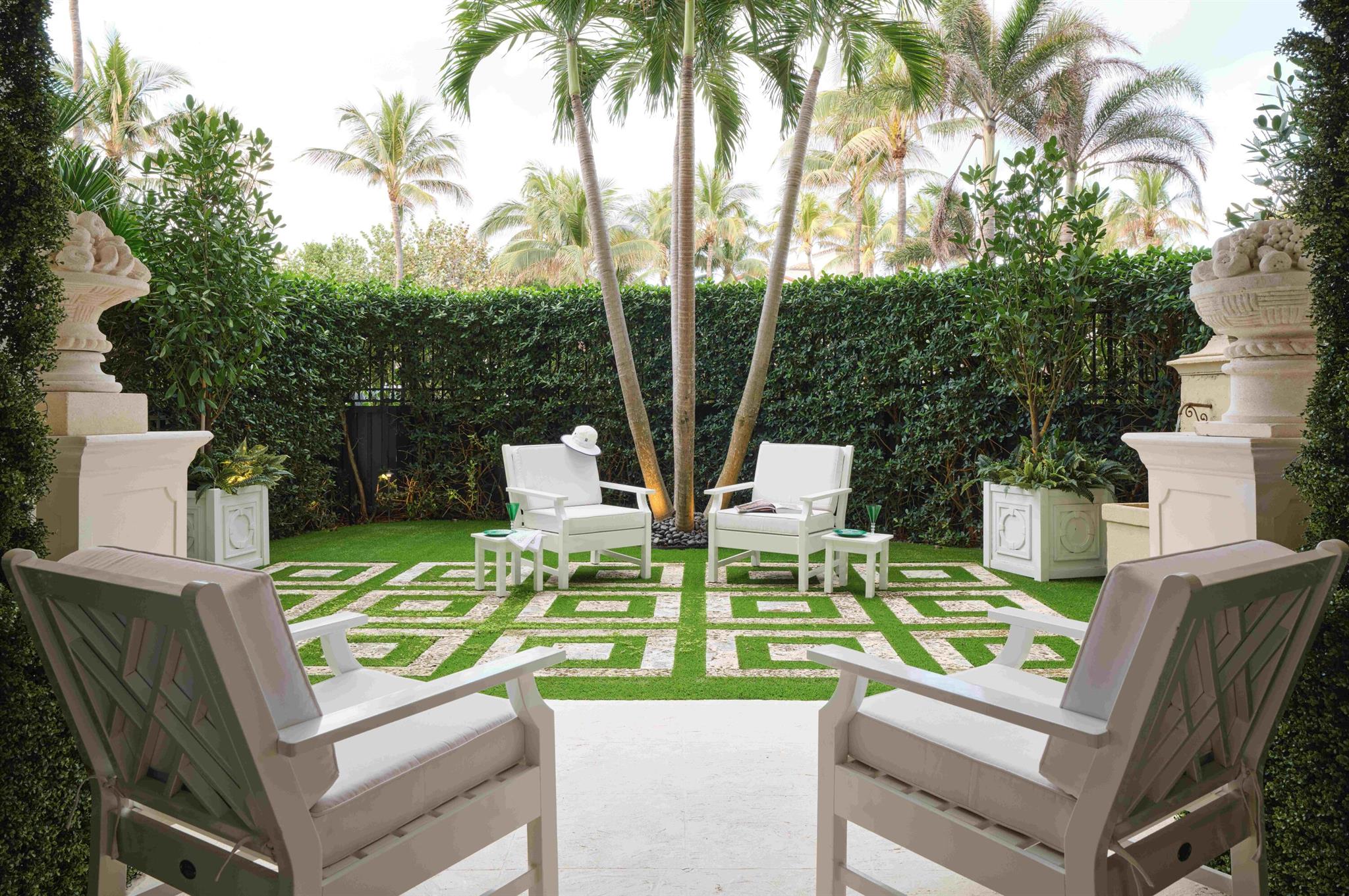 100 Royal Palm Way F1, Palm Beach, FL, 33480/$5,895,000 1 100 Royal Palm Way F1