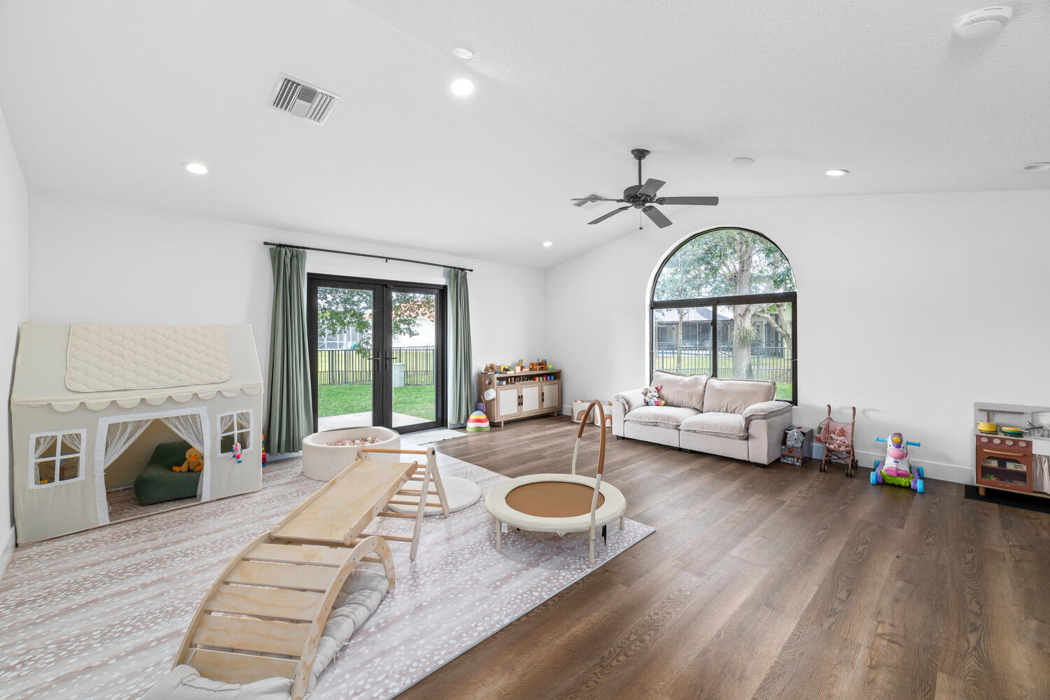GREENVIEW SHORES NO 2 OF WELLINGTON AS I - Residential