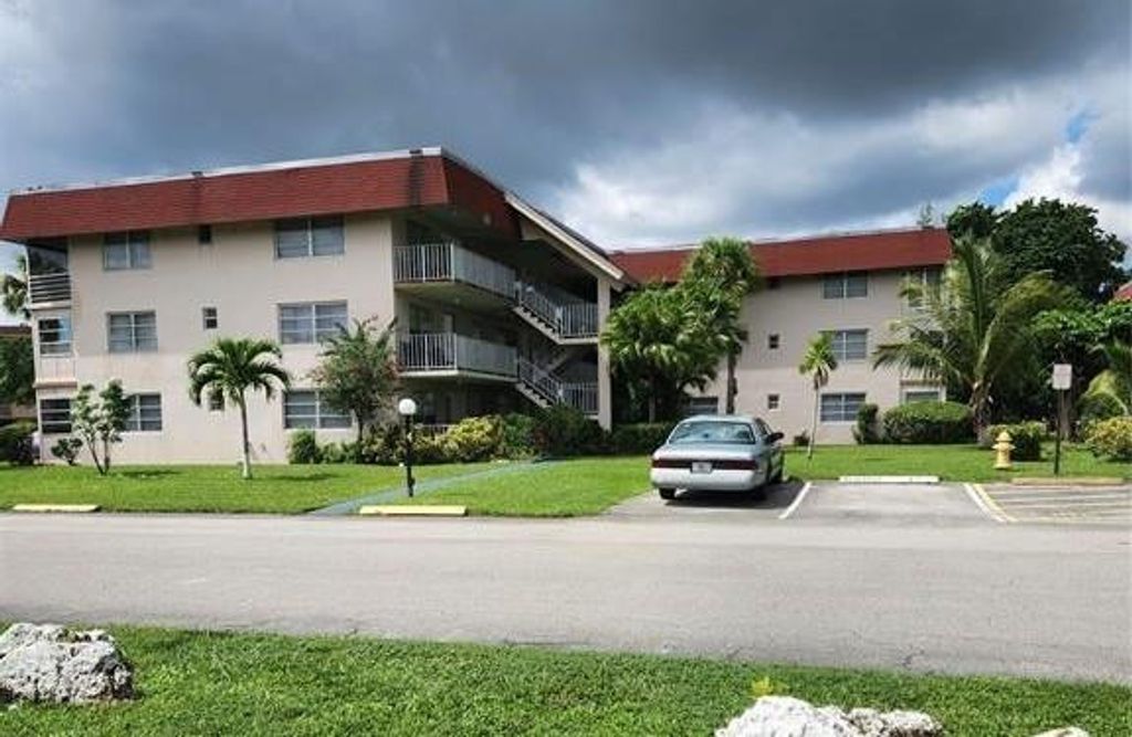 Photo of 2901 NW 47th Terrace #349, Fort Lauderdale, FL 33313 (MLS # F10545067)