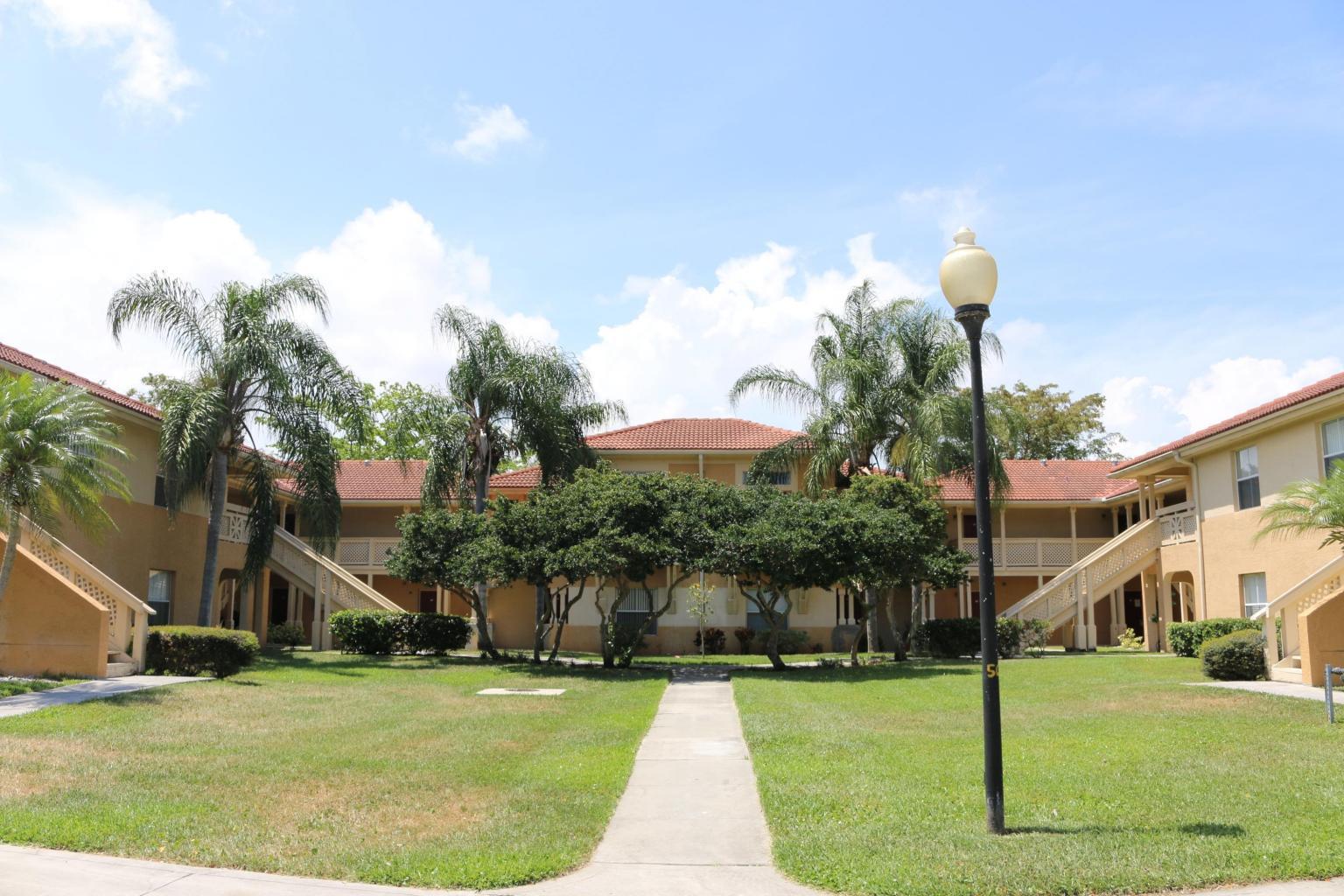 PALM LAKE CONDO - Residential Lease