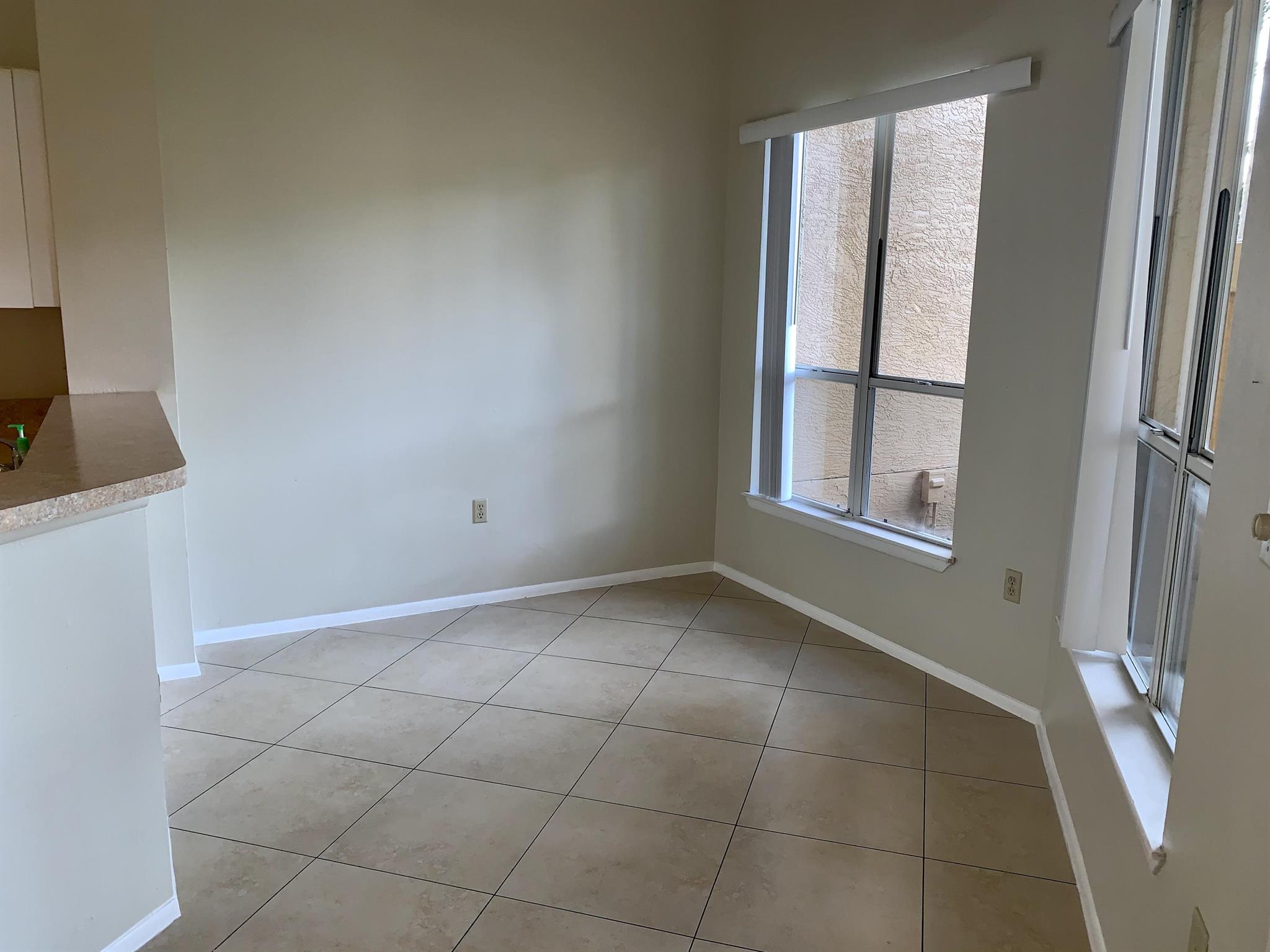 PALM LAKE CONDO - Residential Lease