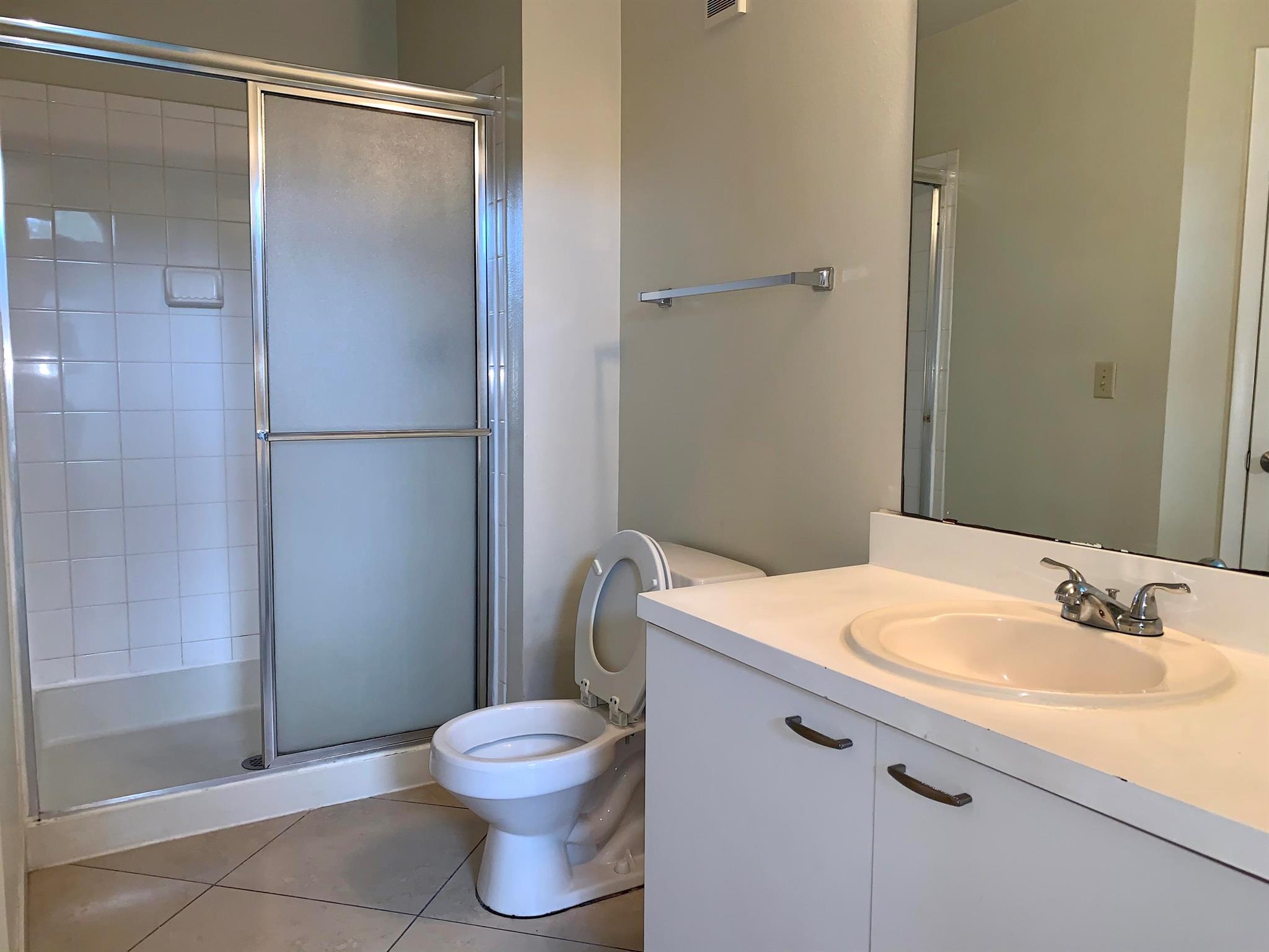 PALM LAKE CONDO - Residential Lease