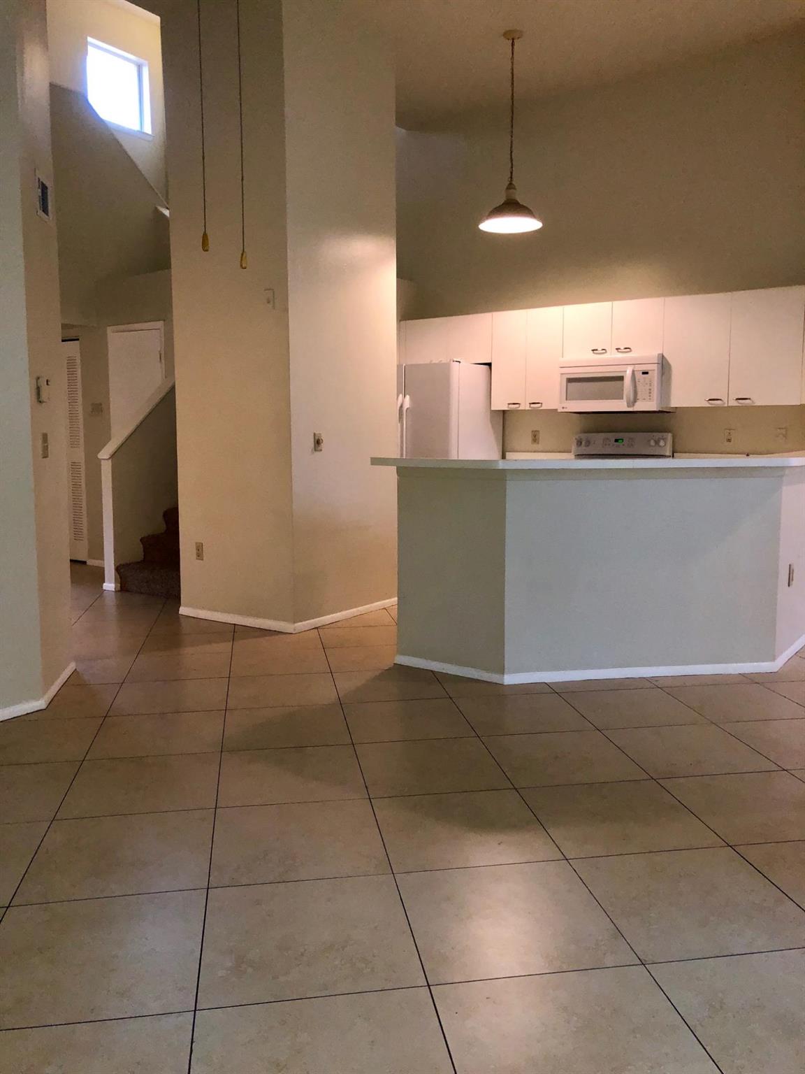 PALM LAKE CONDO - Residential Lease