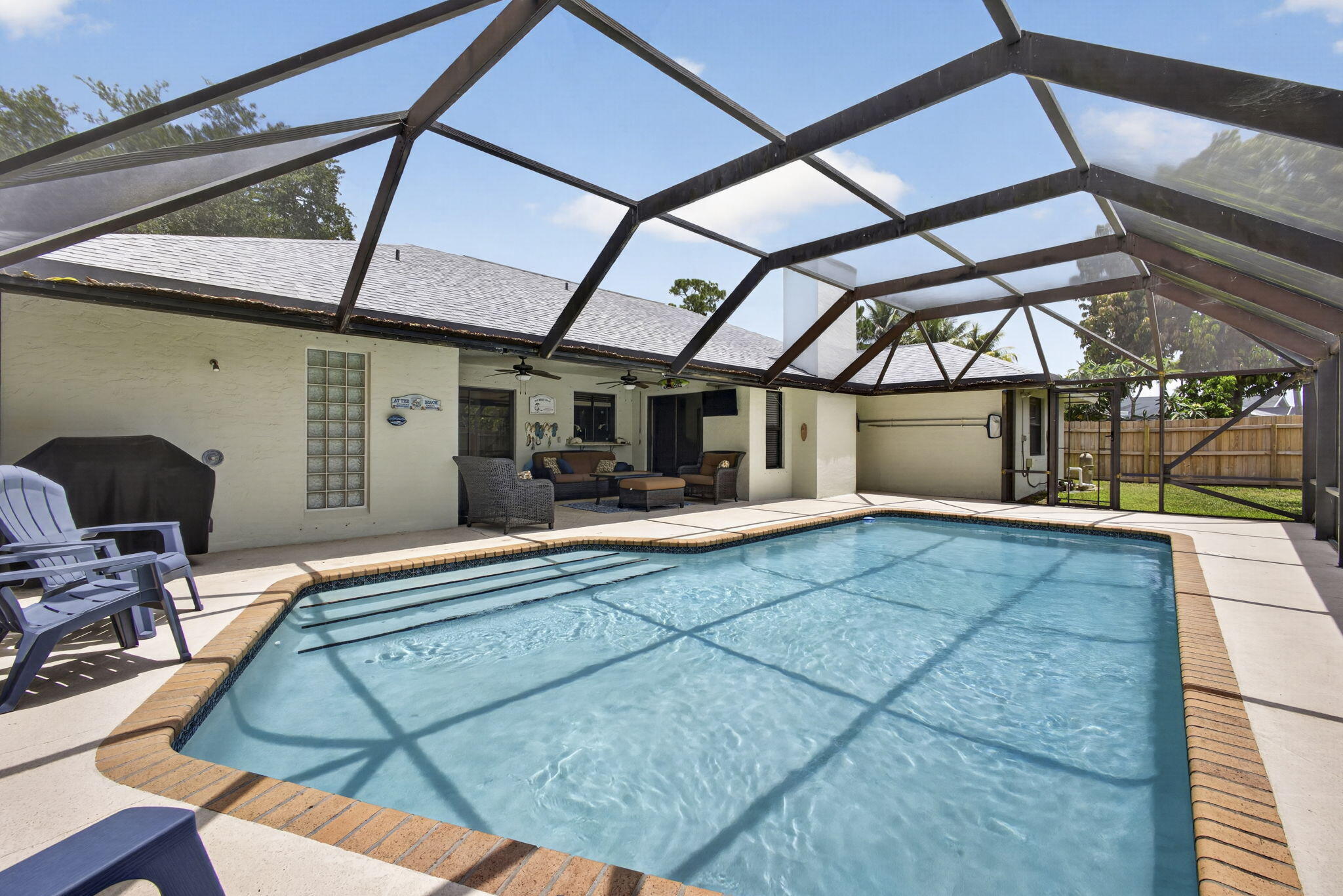 SUGAR POND MANOR OF WELLINGTON - Residential