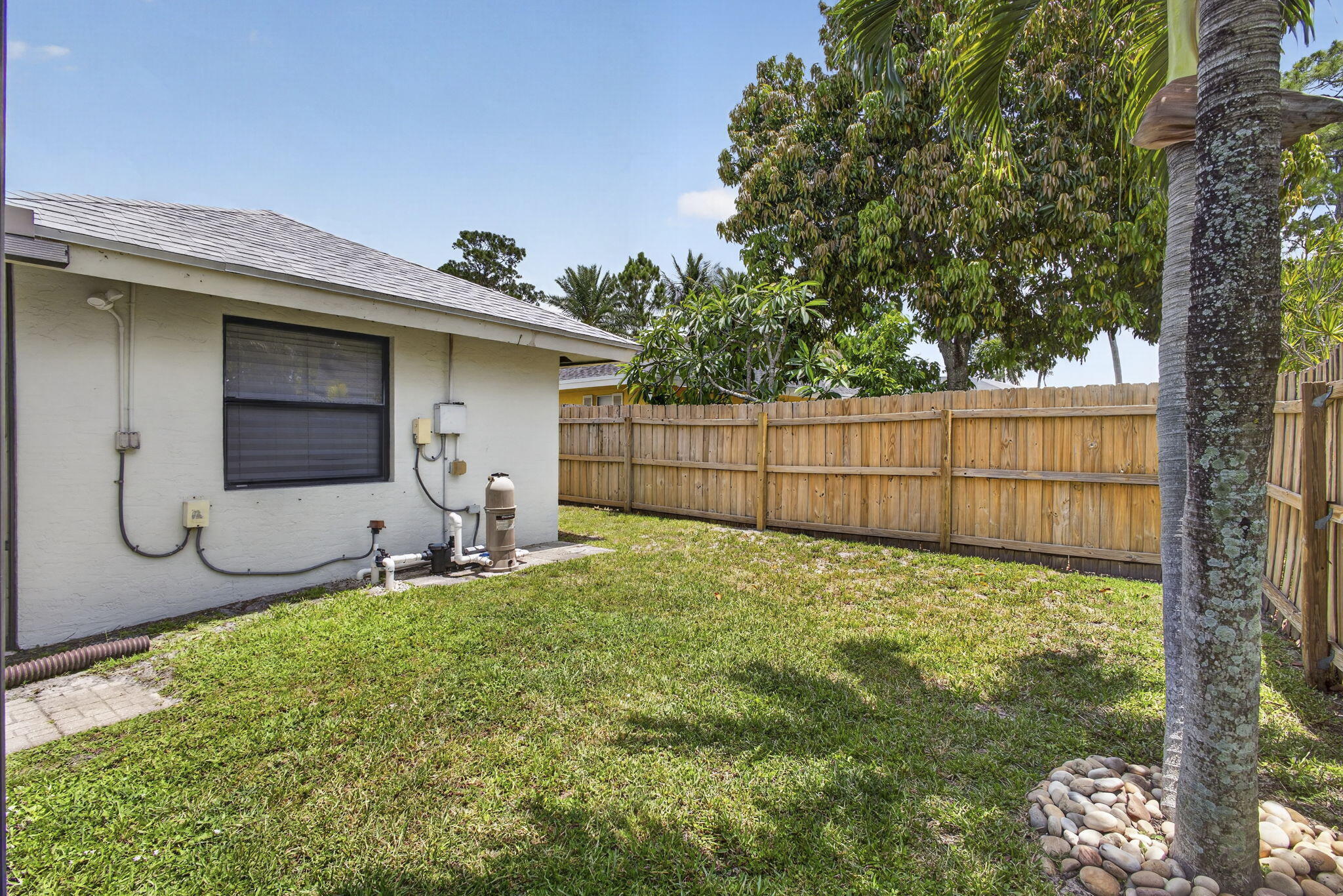 SUGAR POND MANOR OF WELLINGTON - Residential