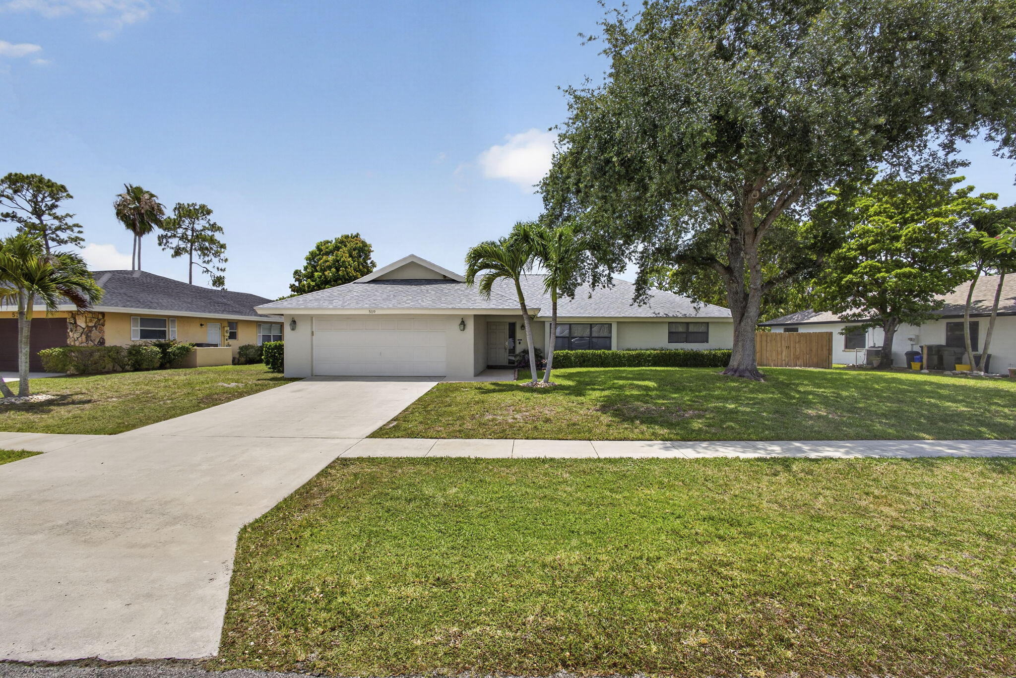 SUGAR POND MANOR OF WELLINGTON - Residential