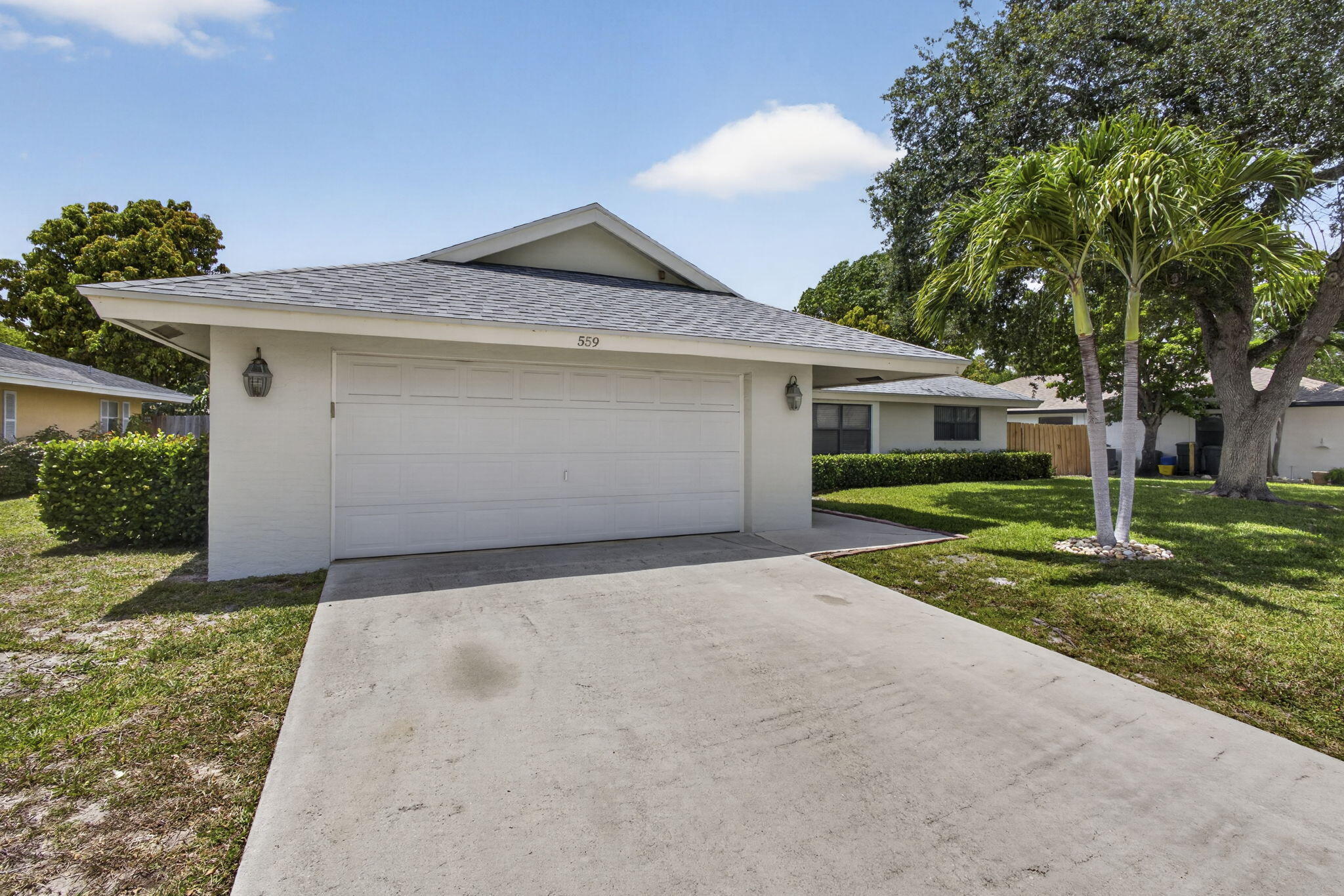 SUGAR POND MANOR OF WELLINGTON - Residential