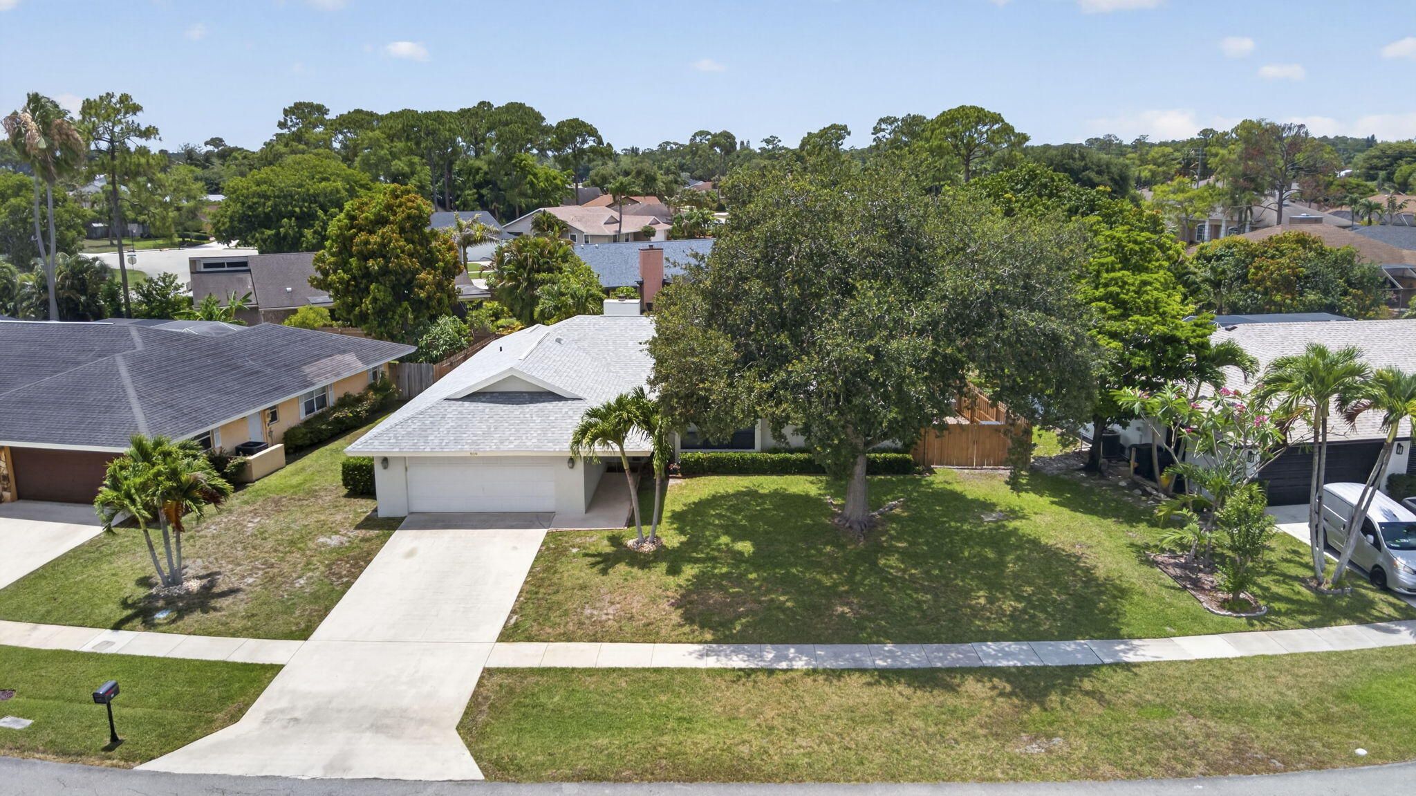 SUGAR POND MANOR OF WELLINGTON - Residential