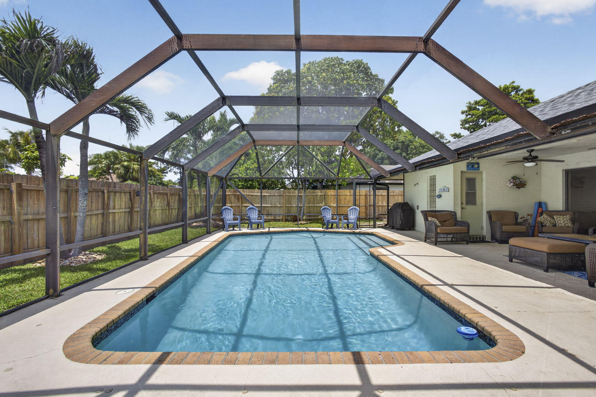 SUGAR POND MANOR OF WELLINGTON - Residential