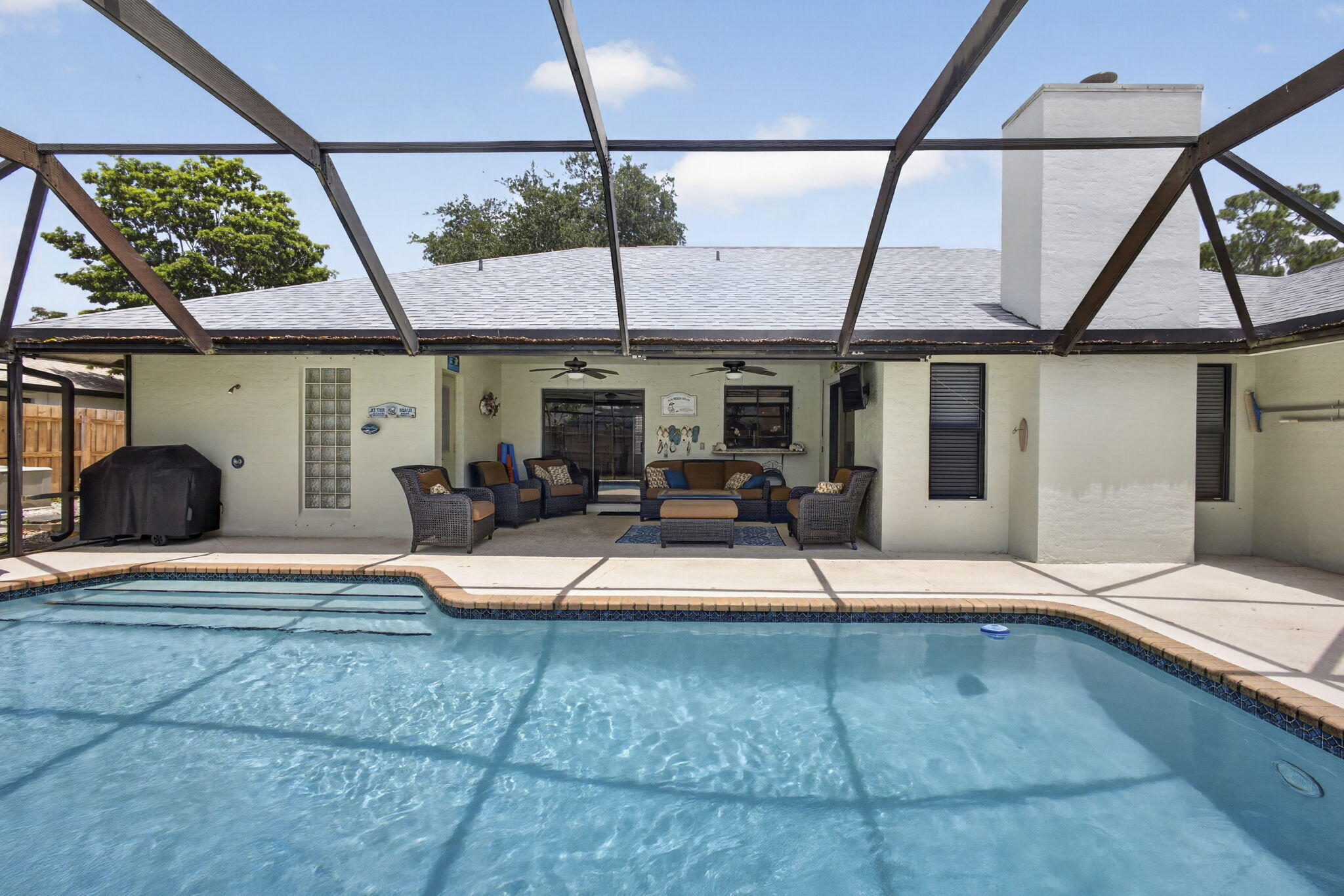 SUGAR POND MANOR OF WELLINGTON - Residential