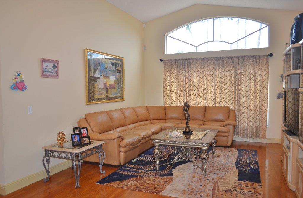 Port Cayman /Lakes at Boca - Residential