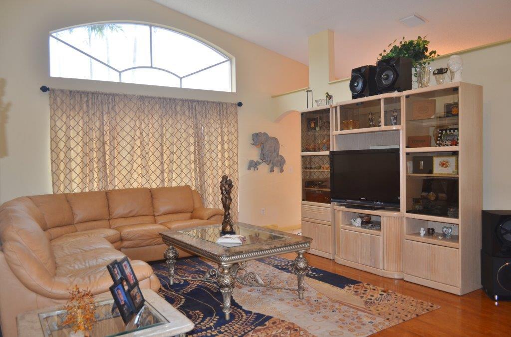 Port Cayman /Lakes at Boca - Residential