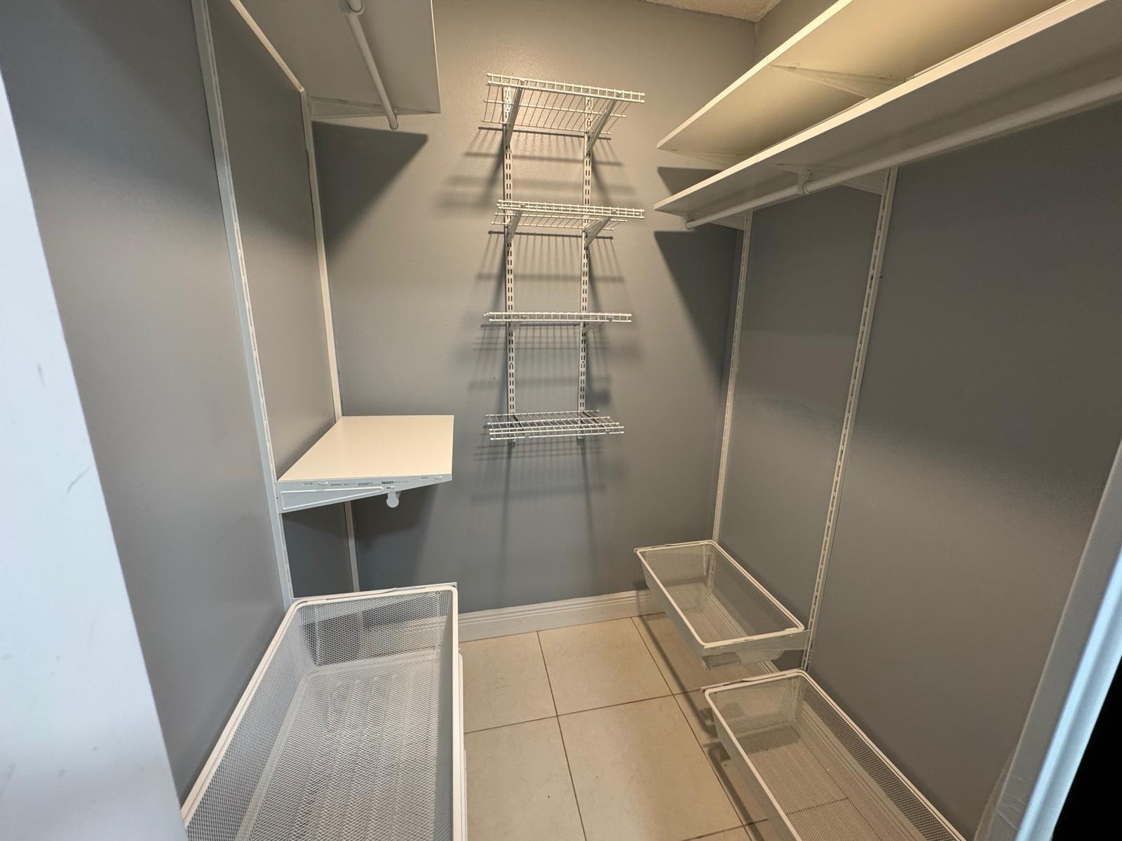 Oriole Golf & Tennis Club - Residential Lease