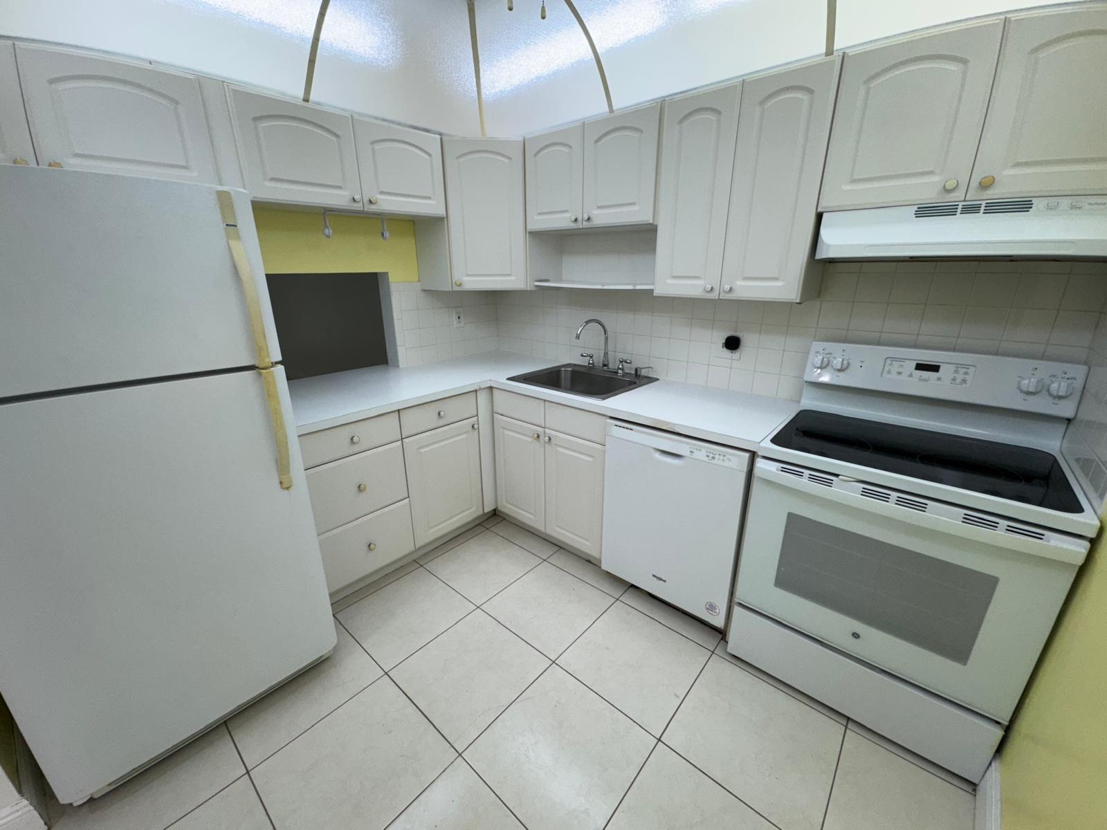 Oriole Golf & Tennis Club - Residential Lease