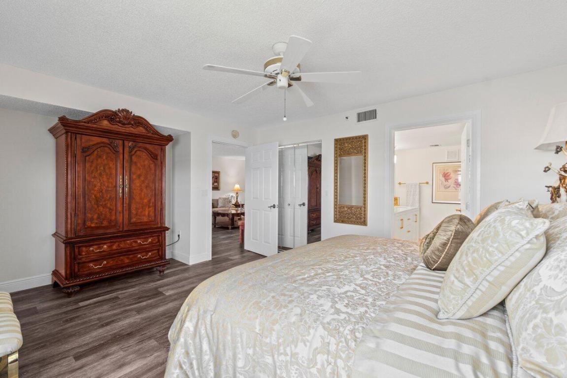 HUNTINGTON POINTE - Residential