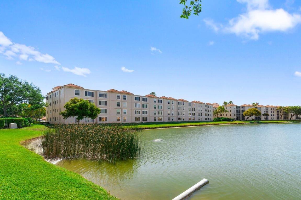 HUNTINGTON POINTE - Residential