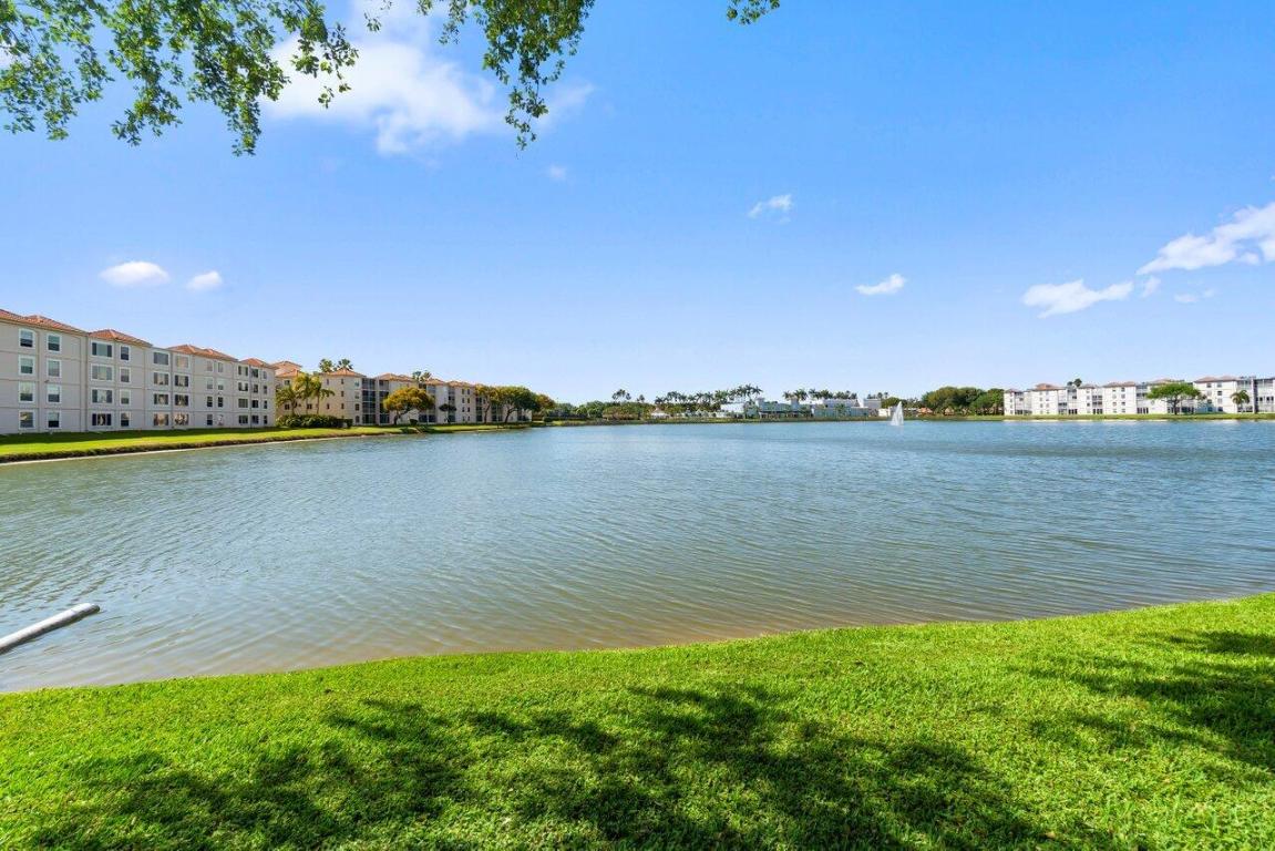 HUNTINGTON POINTE - Residential