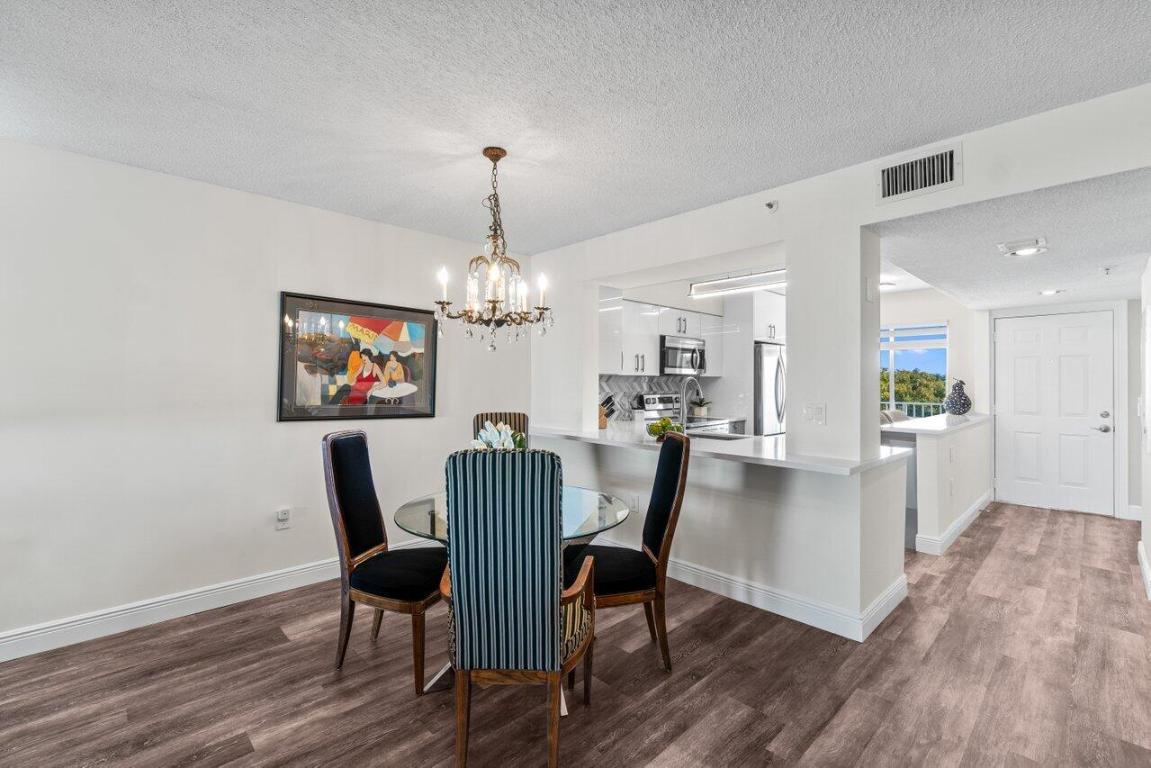 HUNTINGTON POINTE - Residential