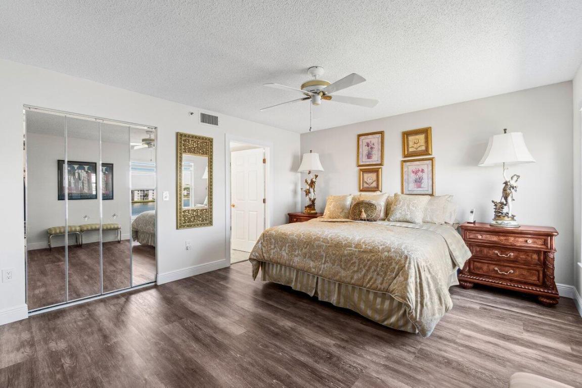 HUNTINGTON POINTE - Residential