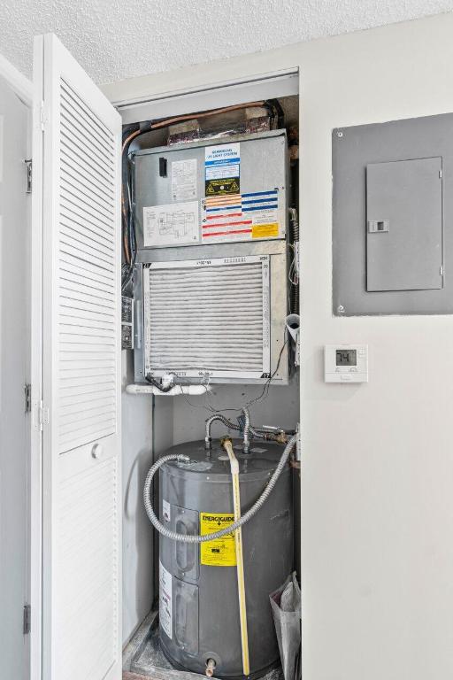 HUNTINGTON POINTE - Residential