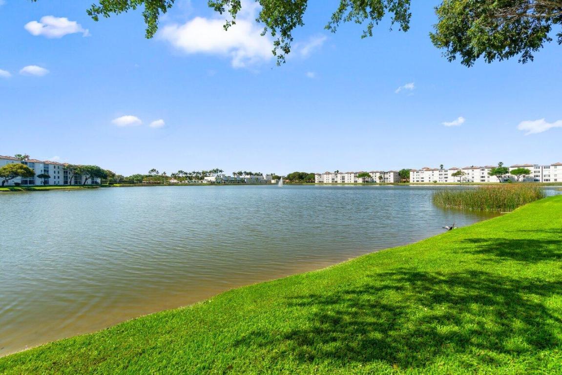 HUNTINGTON POINTE - Residential