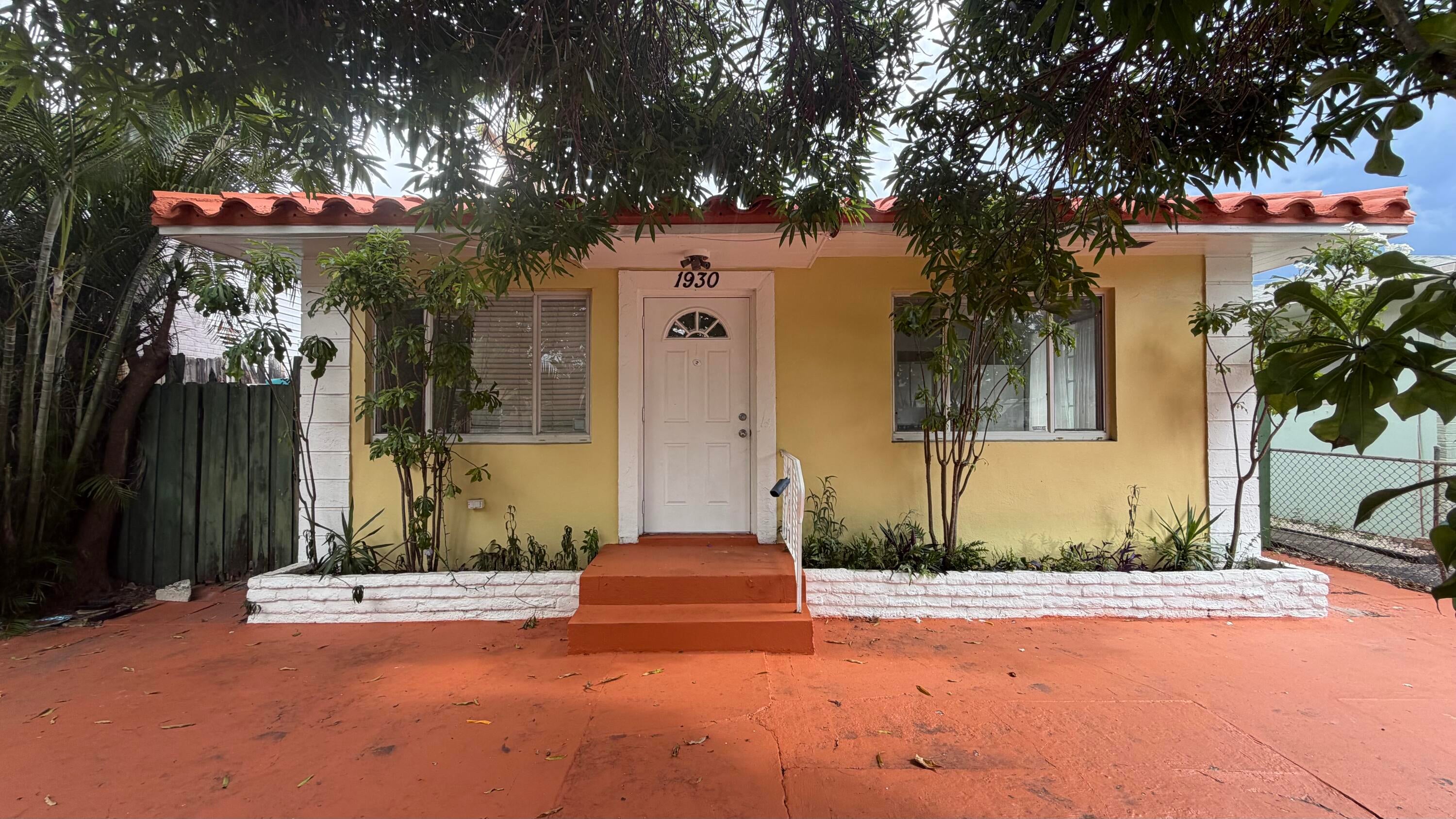 1930 PIERCE Street 1-4