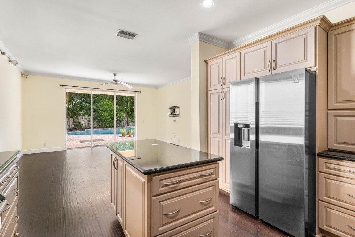 SECTOR 6 EAST - Residential Lease