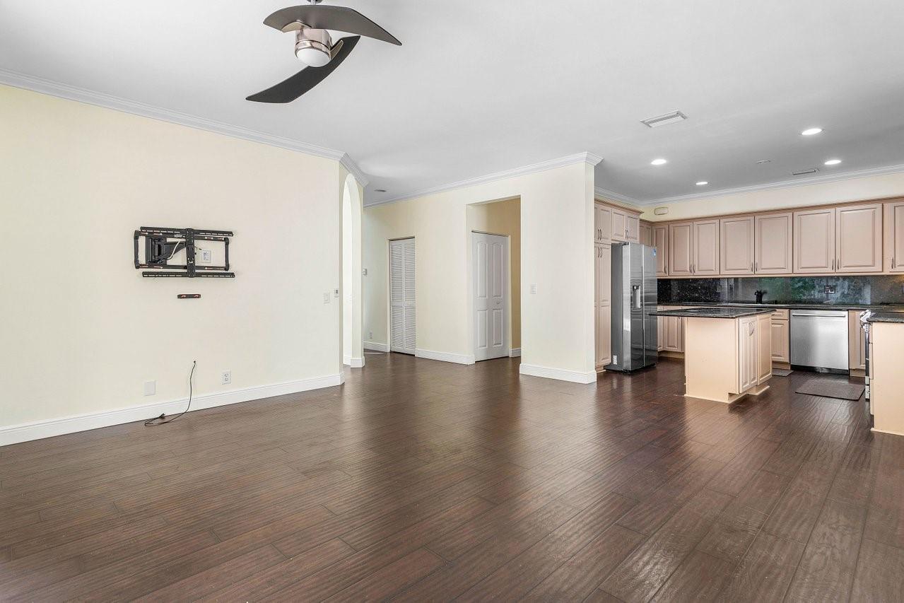 SECTOR 6 EAST - Residential Lease