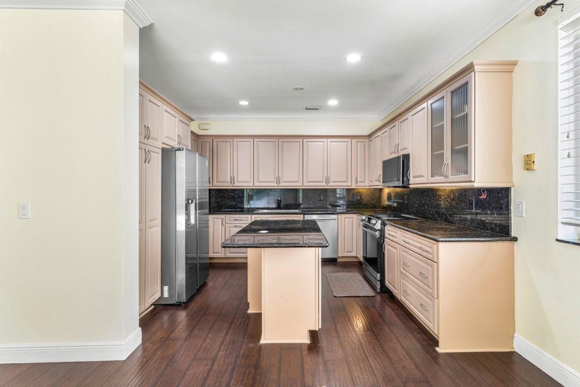 SECTOR 6 EAST - Residential Lease