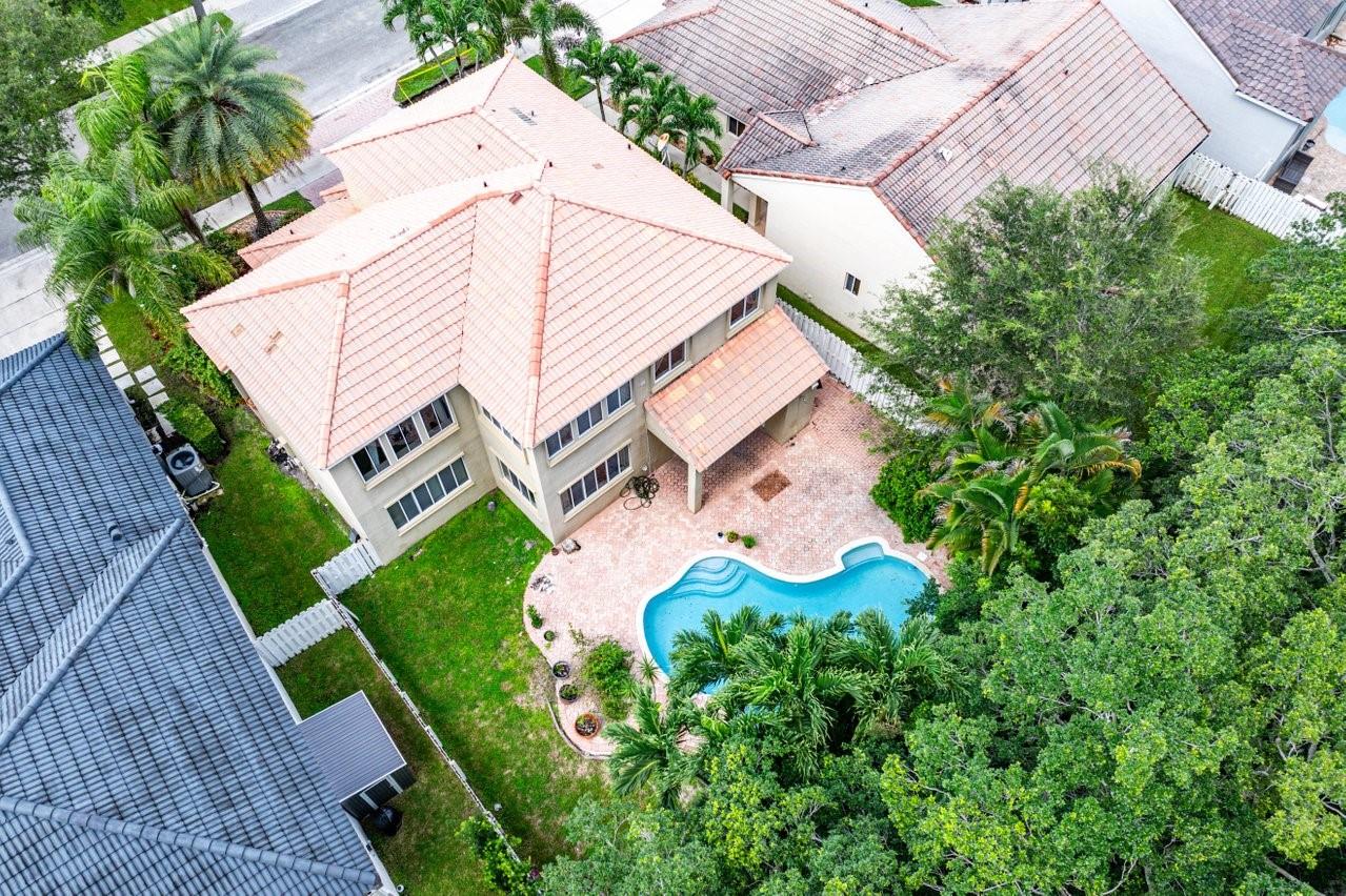 SECTOR 6 EAST - Residential Lease
