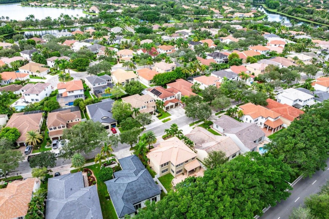 SECTOR 6 EAST - Residential Lease