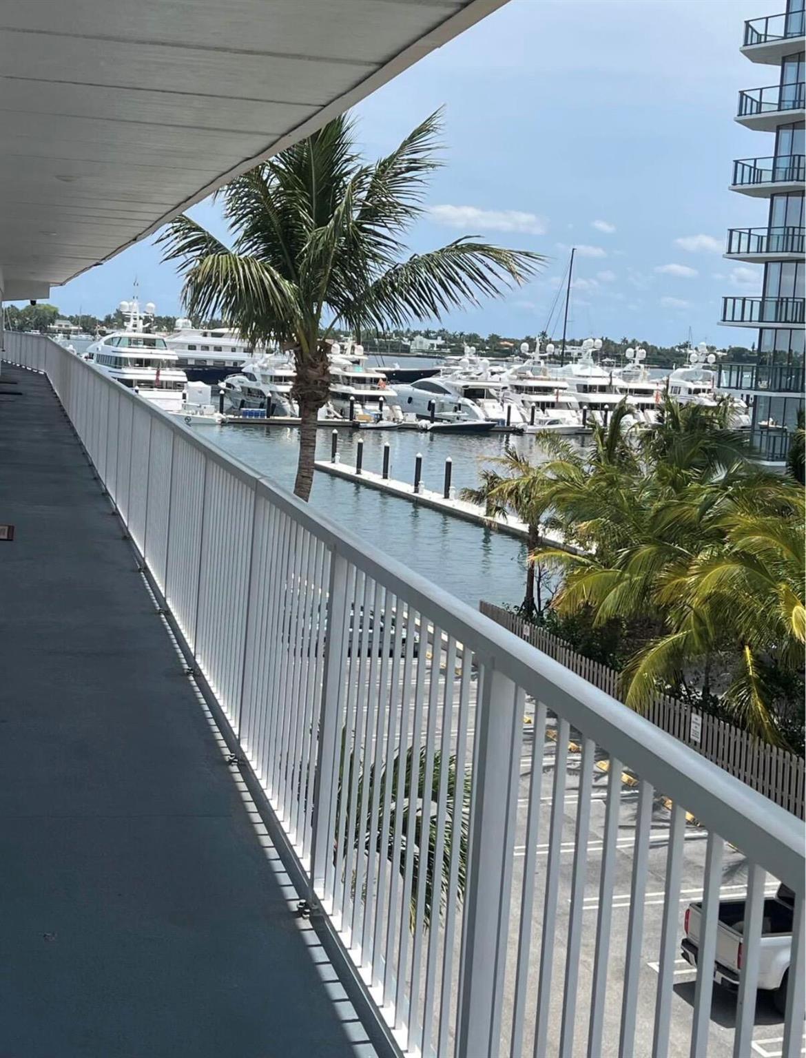 Regency Surf & Racquet Cl - Residential Lease