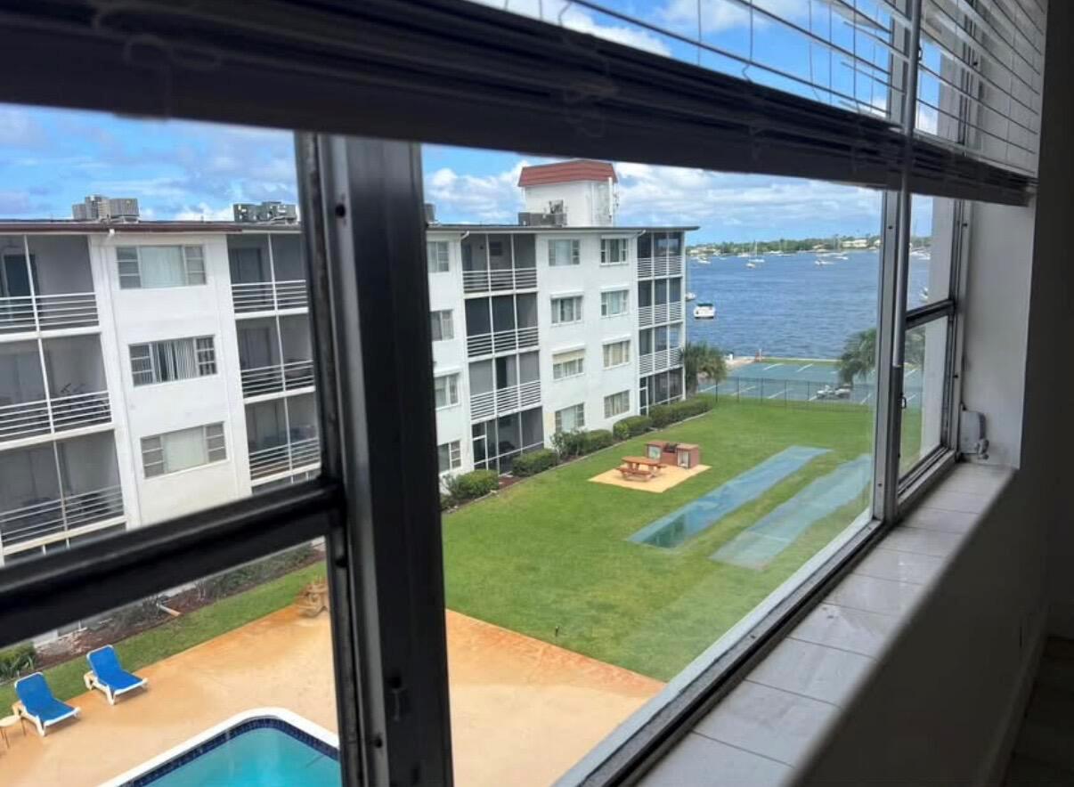 Regency Surf & Racquet Cl - Residential Lease