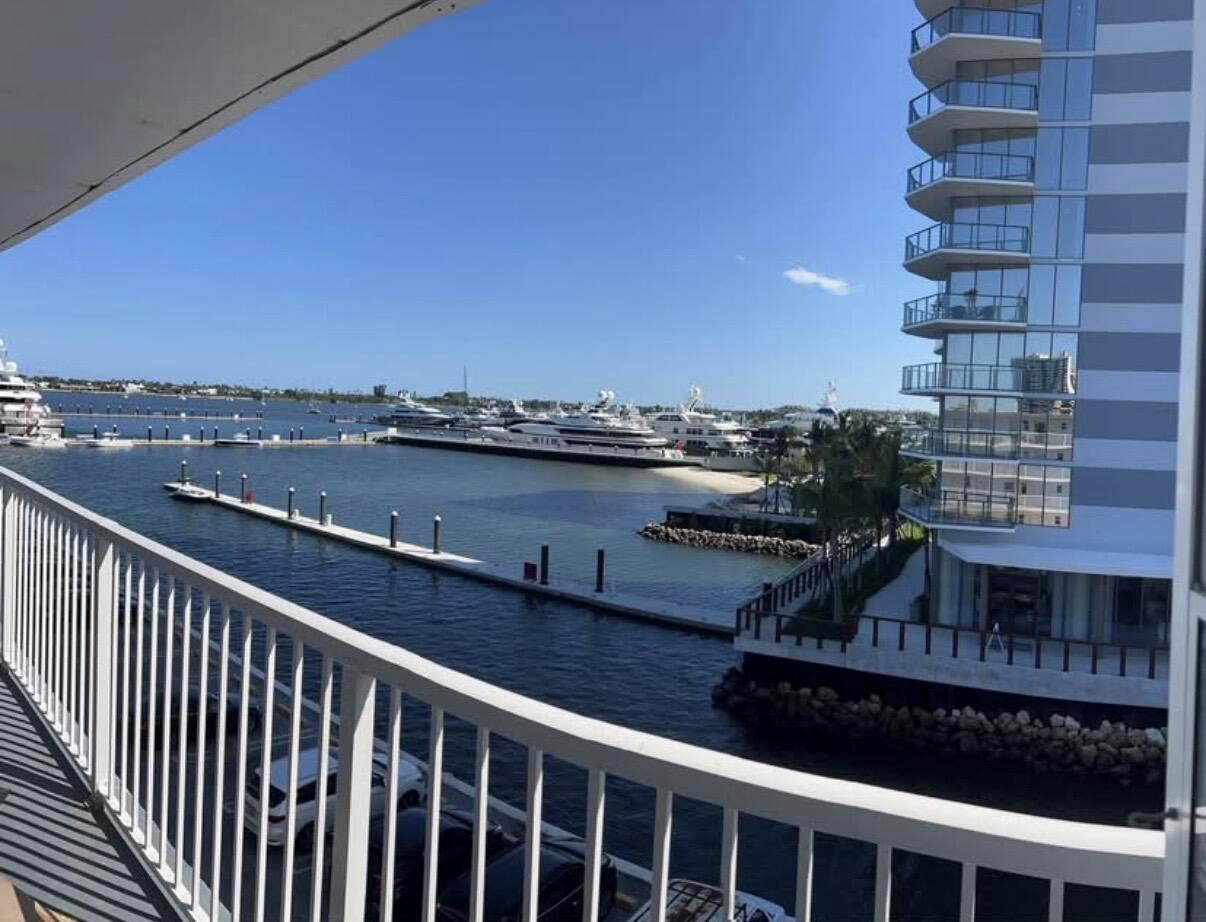 Regency Surf & Racquet Cl - Residential Lease