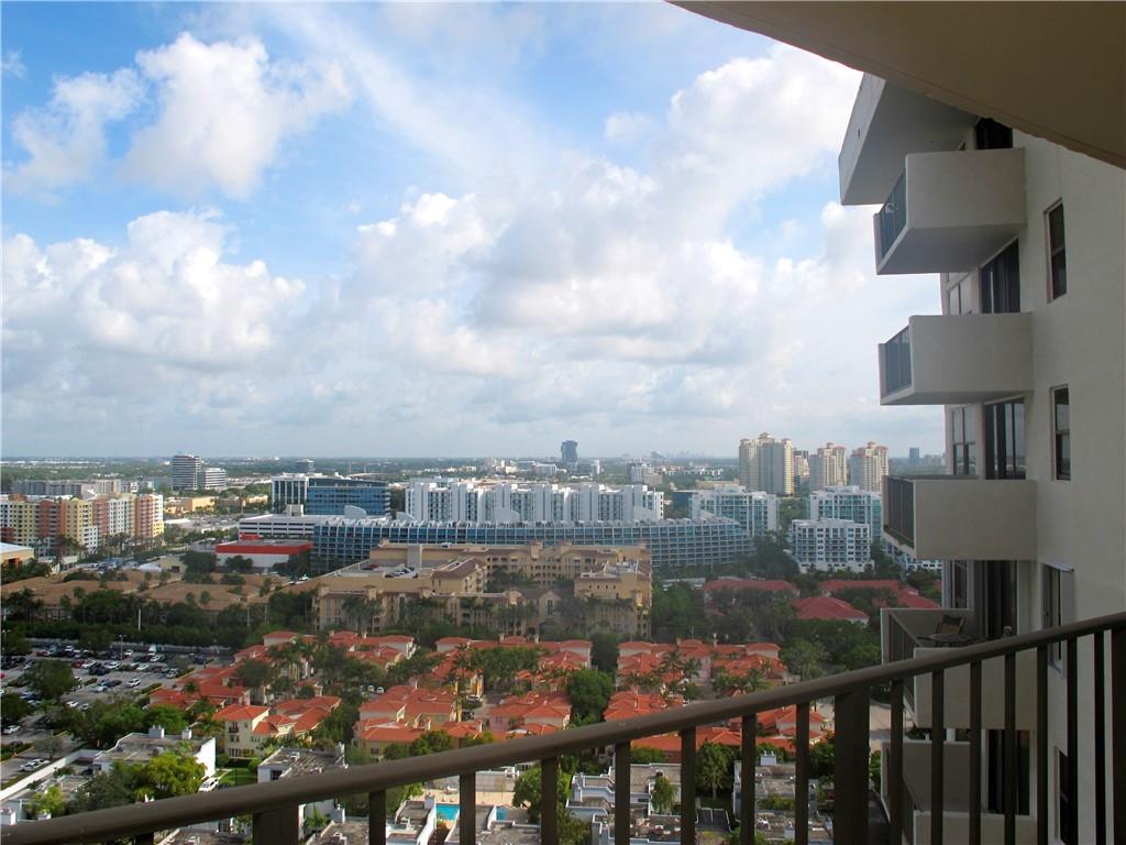 Lovely clean updated 1 bedroom, 1.5 baths with beautiful kitchen featuring granite counters and black appliances, walk in closets and nicely tiled baths. Smooth ceiling, primarily tiled with carpet in bedroom. The balcony view is amazing at 26 floors, lagoon/lake, and views of Aventura. Surrounded by all conveniences. Building amenities include: tennis courts, swimming pool and gym. Property is vacant and easy to show. Credit score minimum of 680 required.
