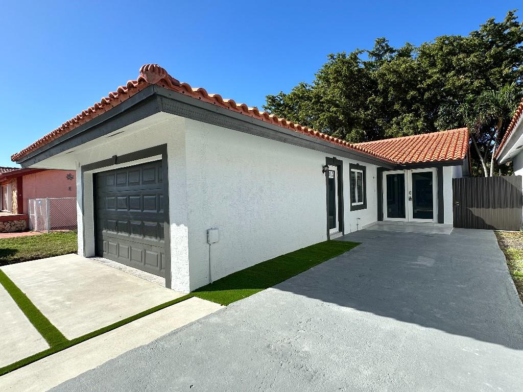 1220 SW 136th Pl