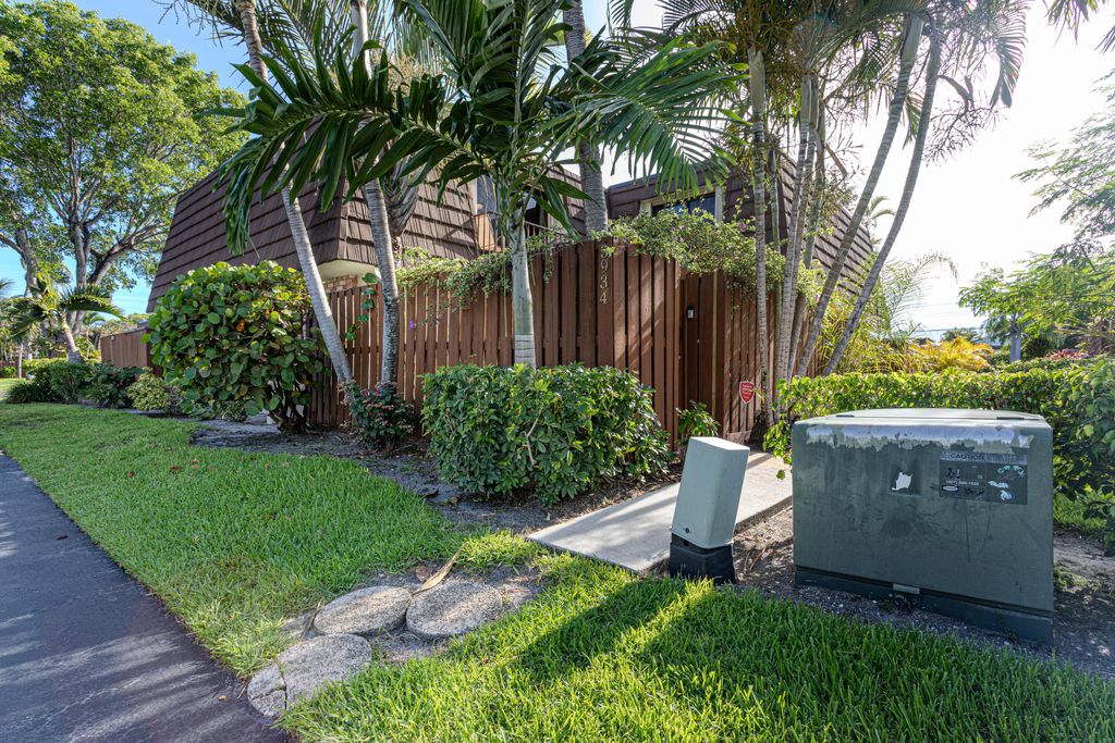 Photo of 3934 Carolina Drive #803, Lake Worth, FL 33461 (MLS # R11099404)