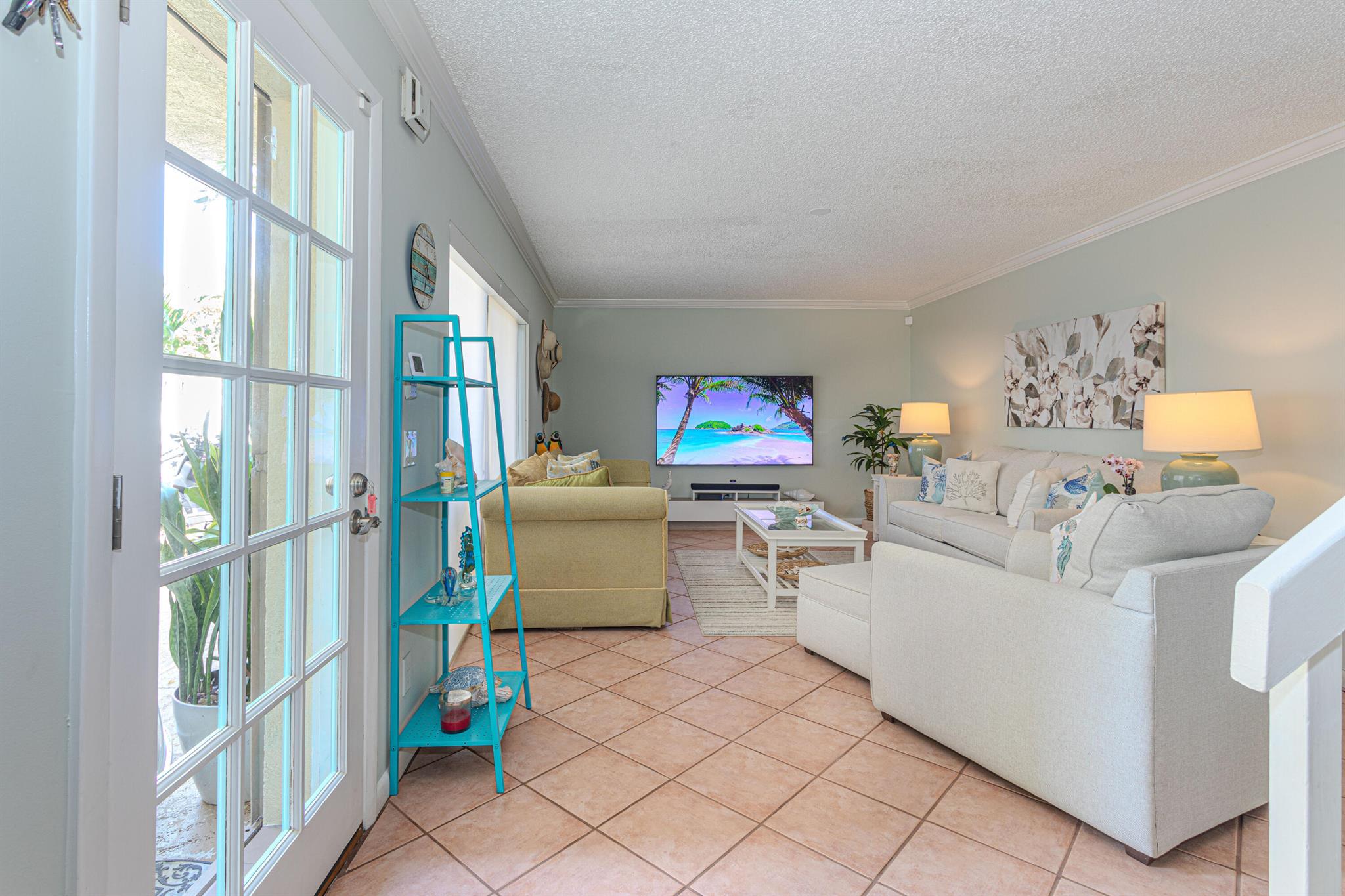 Properties 3934 Carolina Drive 803