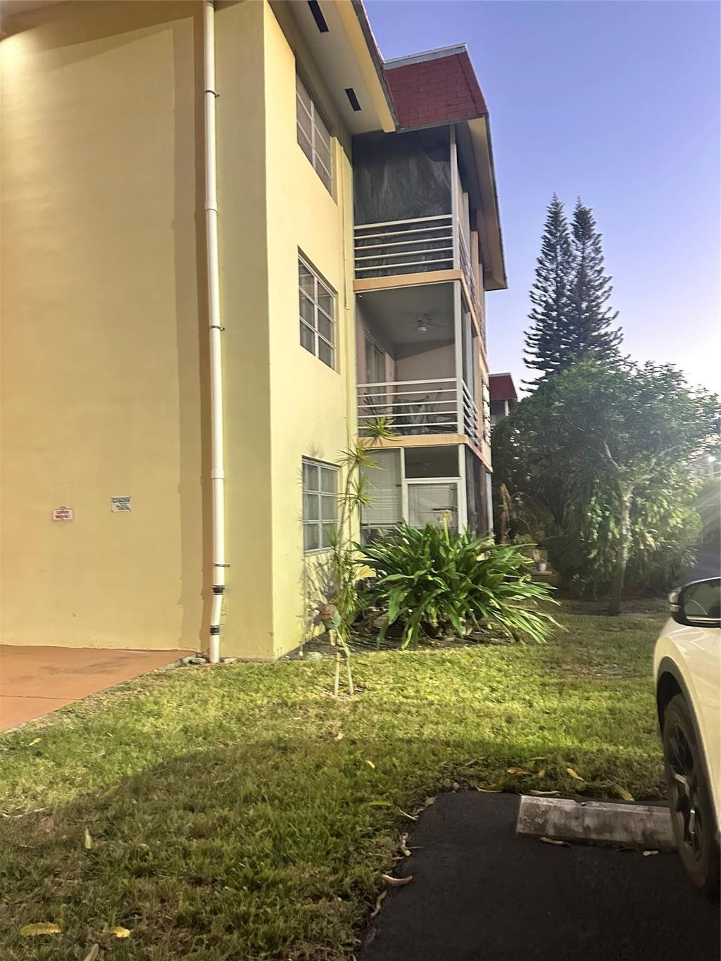 Photo of 3071 NW 47th Terrace #120, Lauderdale Lakes, FL 33313 (MLS # F10483266)