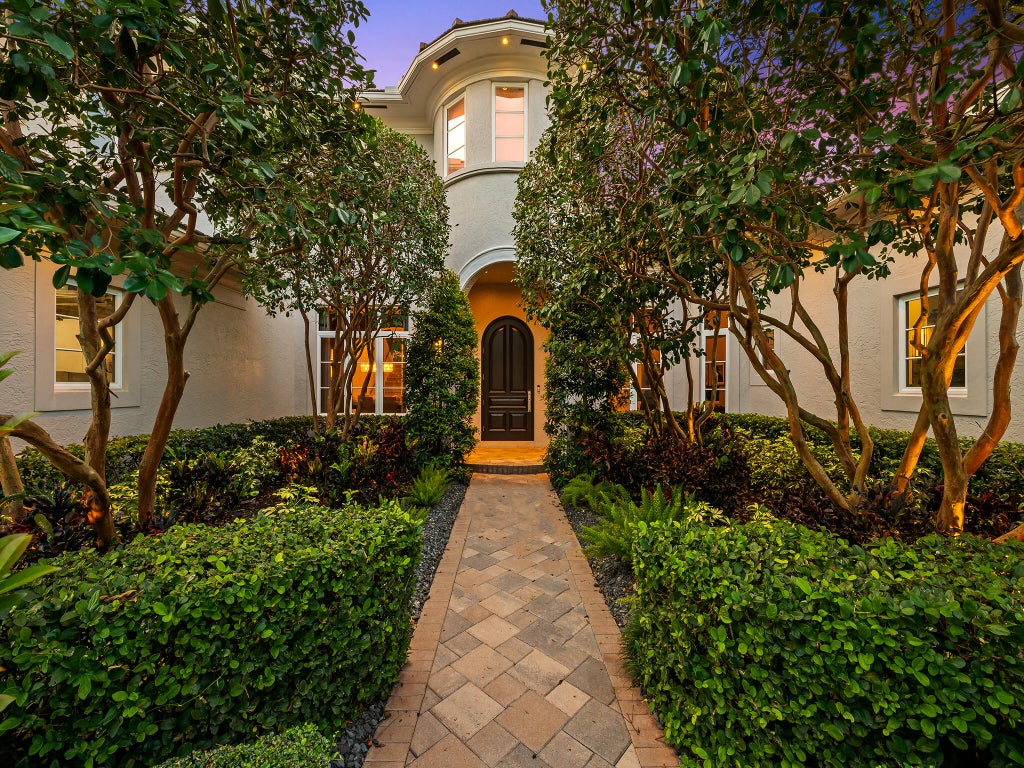 Photo of 10621 Gray Hawk St, Plantation, FL 33324 (MLS # B26059351)
