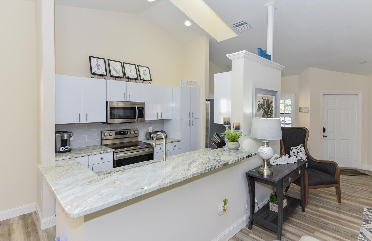 PRESIDENTIAL COVE - Residential